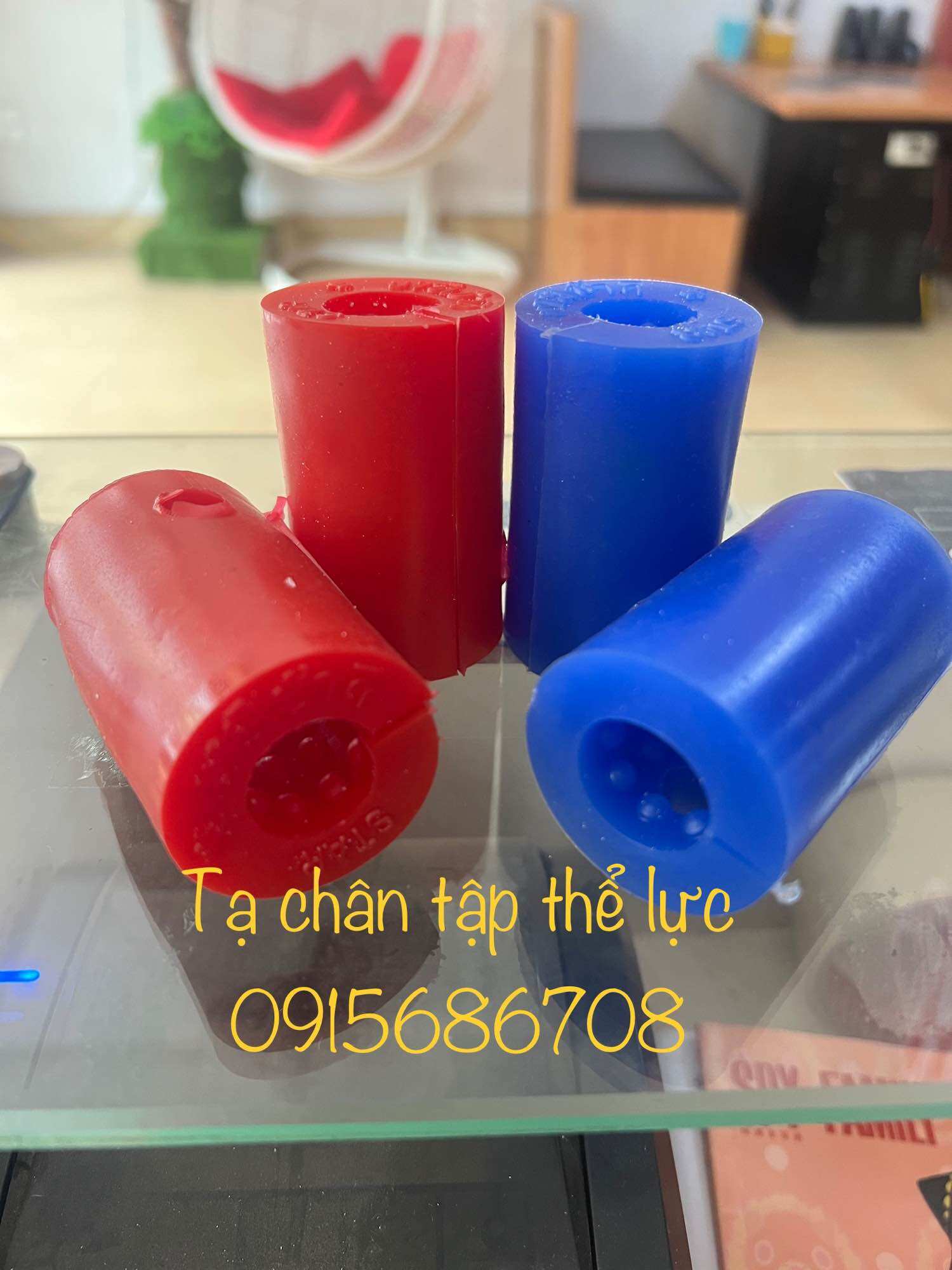 Tạ chân tập thể lực cho gà chiến