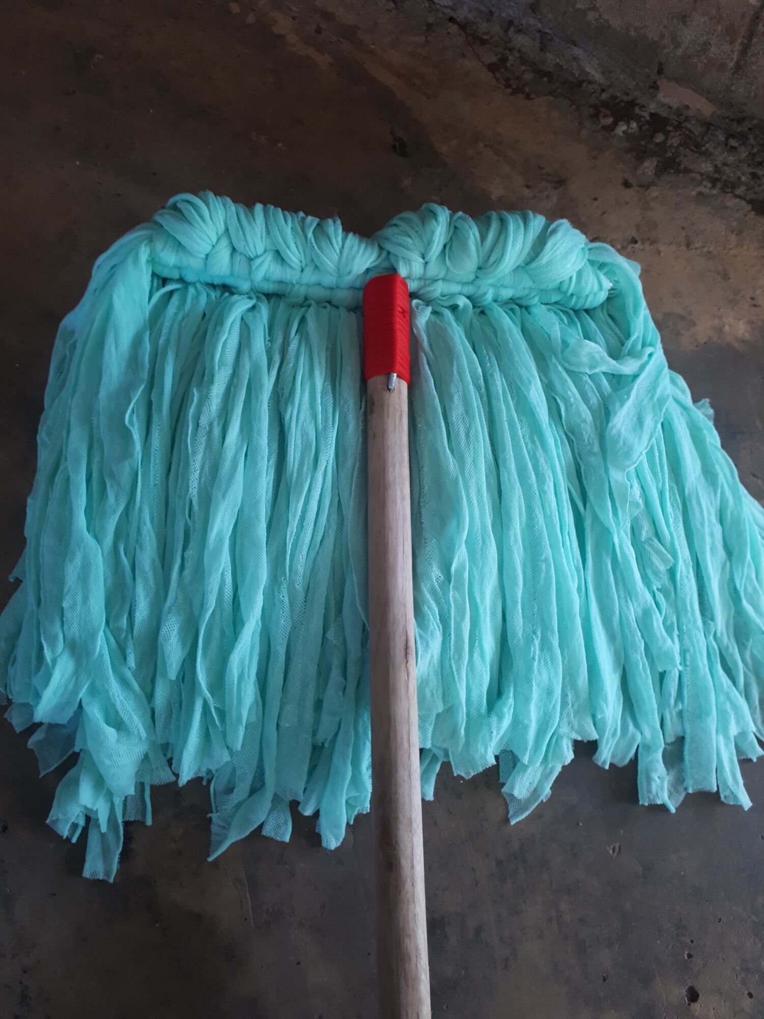 Com Bo 2 cây lau nhà vải mùng cán gỗ