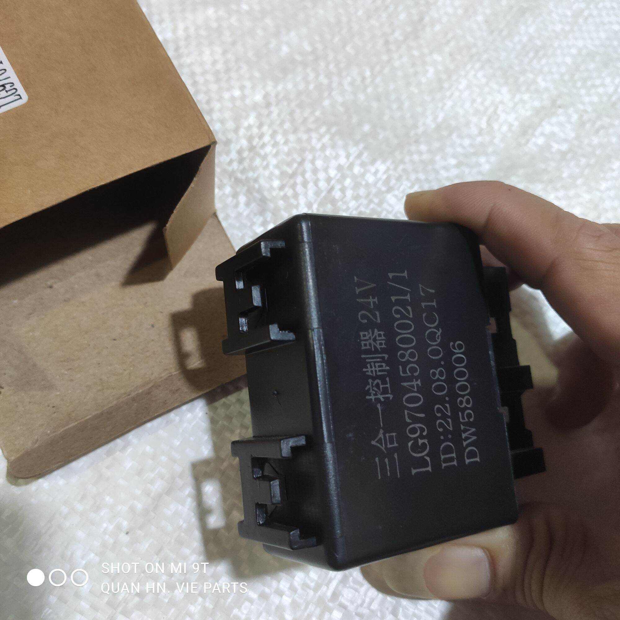 Hộp rơ le 3 trong 1 sinotruk./ rơ le xinhan gạt mưa howo./ cục role dùng cho xe tải sinotruk / tmt sinotruk .... vie parts