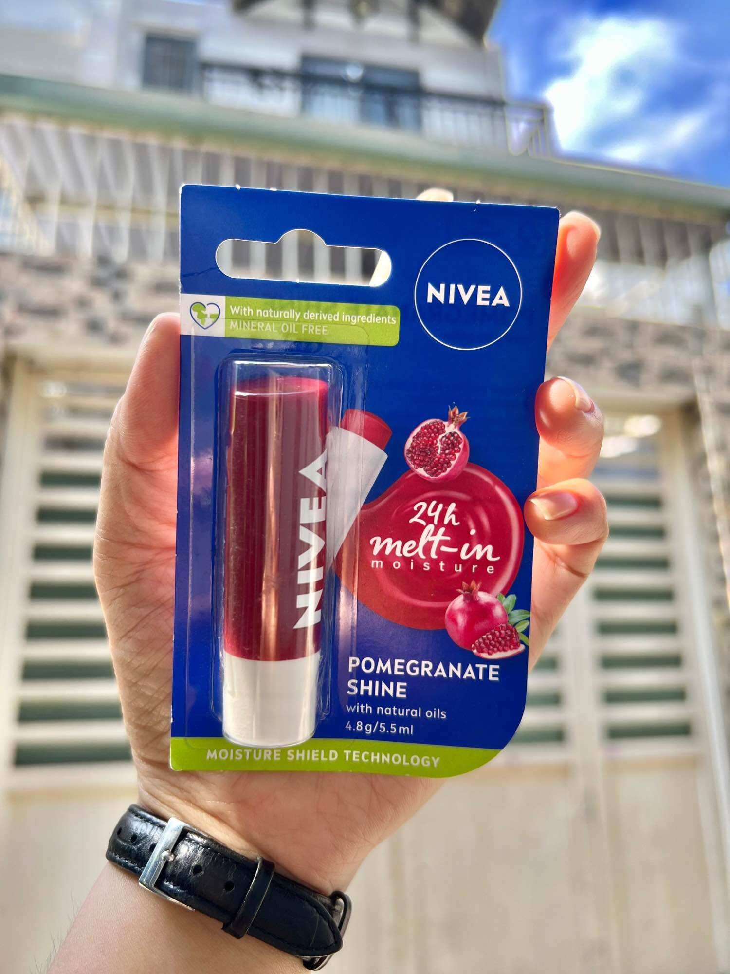 [Bill Úc] Son dưỡng Nivea Lip Shine Lip Balm 4.8g. Lựu
