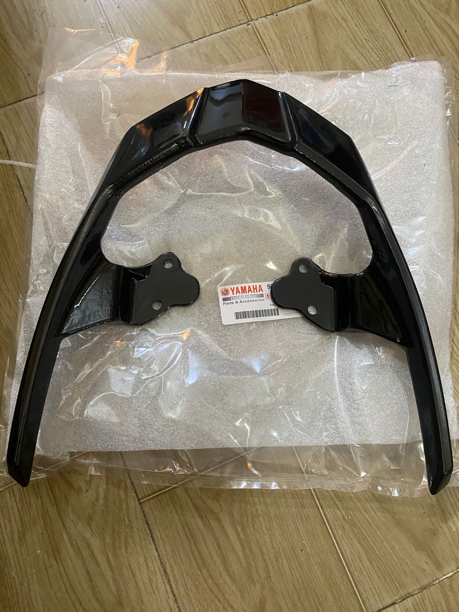 Cảng sau Sirus kiểu spack