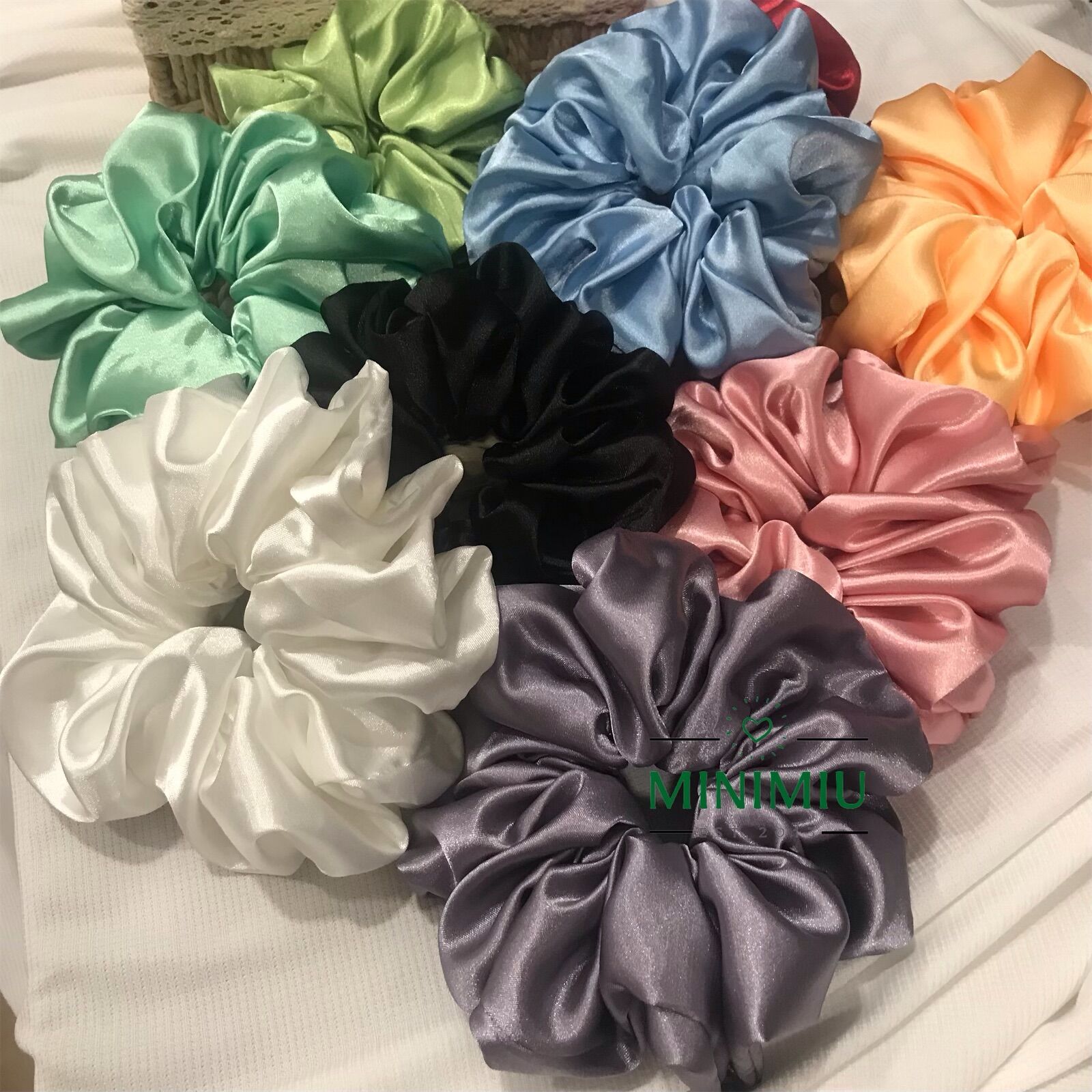 Dây buộc tóc Scrunchies handmade vải phi bóng gam màu pastel, size M, bản rộng 6cm chun co giãn tốt, cột tóc không đau