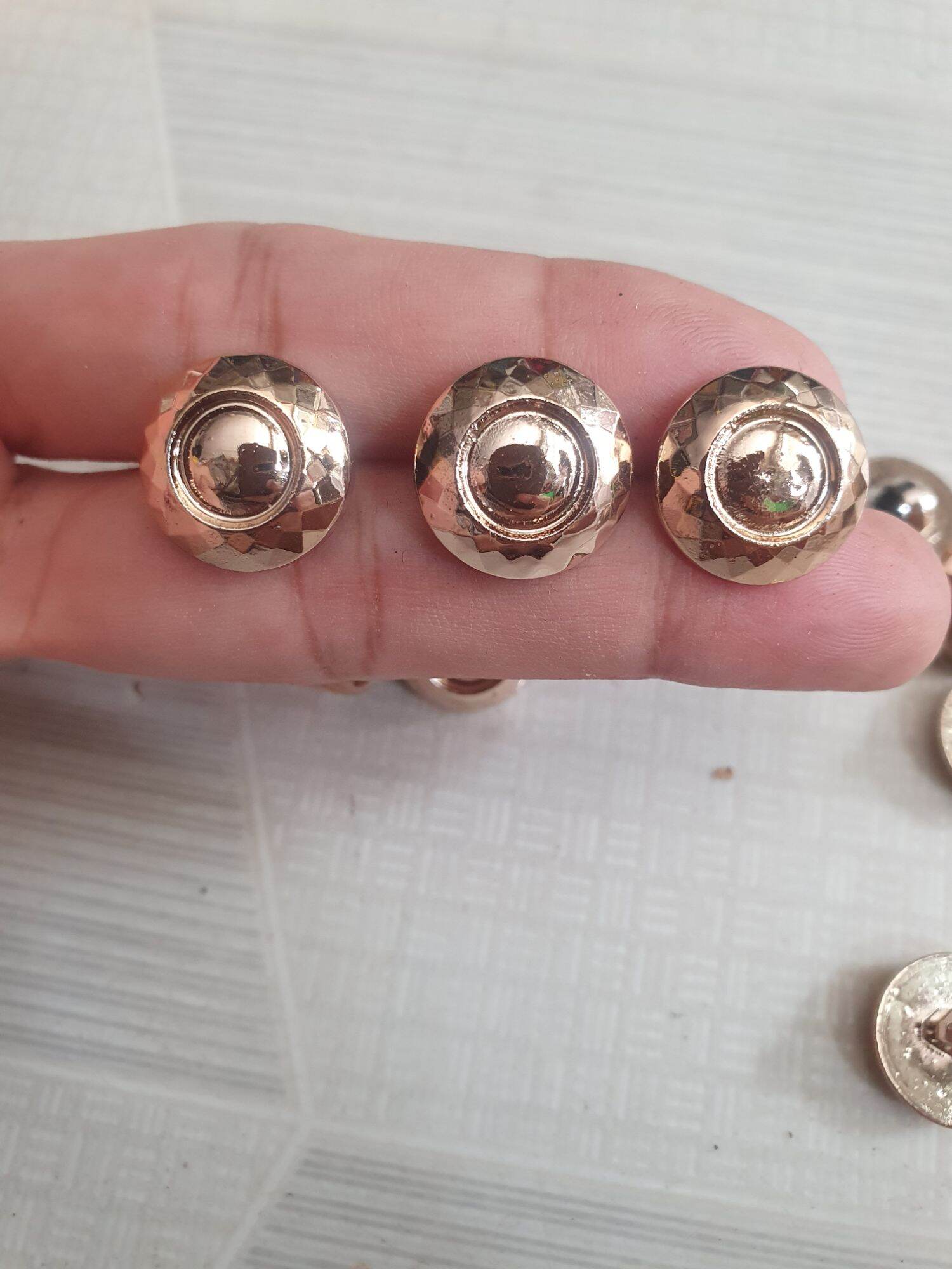 NÚT CHÂN CAO 16MM (30 Nút 3 mẫu như hình)