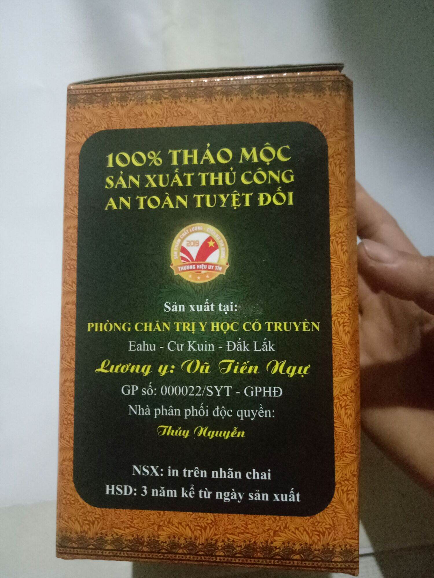 Dầu xoa bóp gia truyền của người Dao