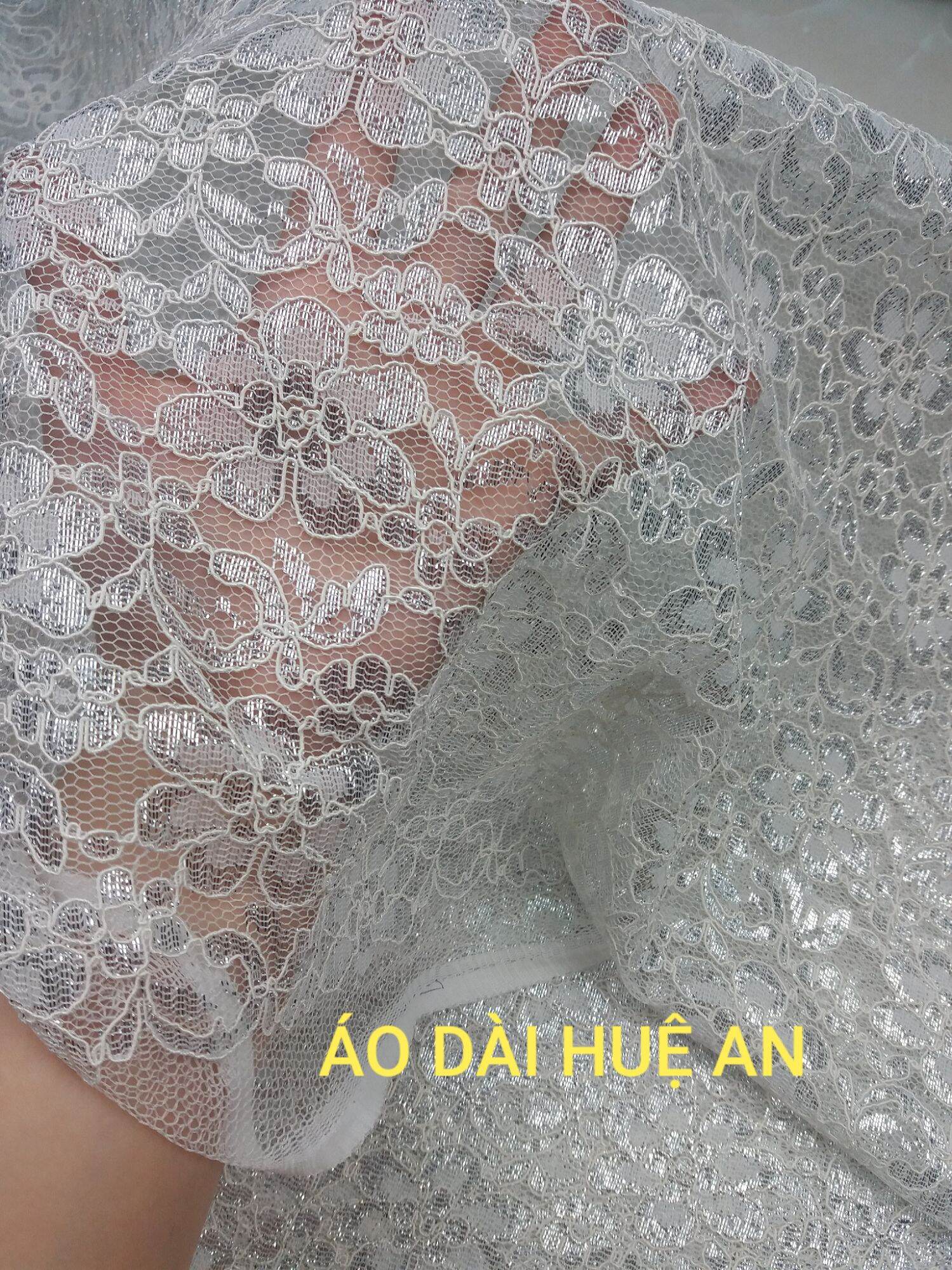 Ren chỉ gân nổi dệt kim tuyến màu trắng bạc may áo dài, váy, đầm dạ hội,...
