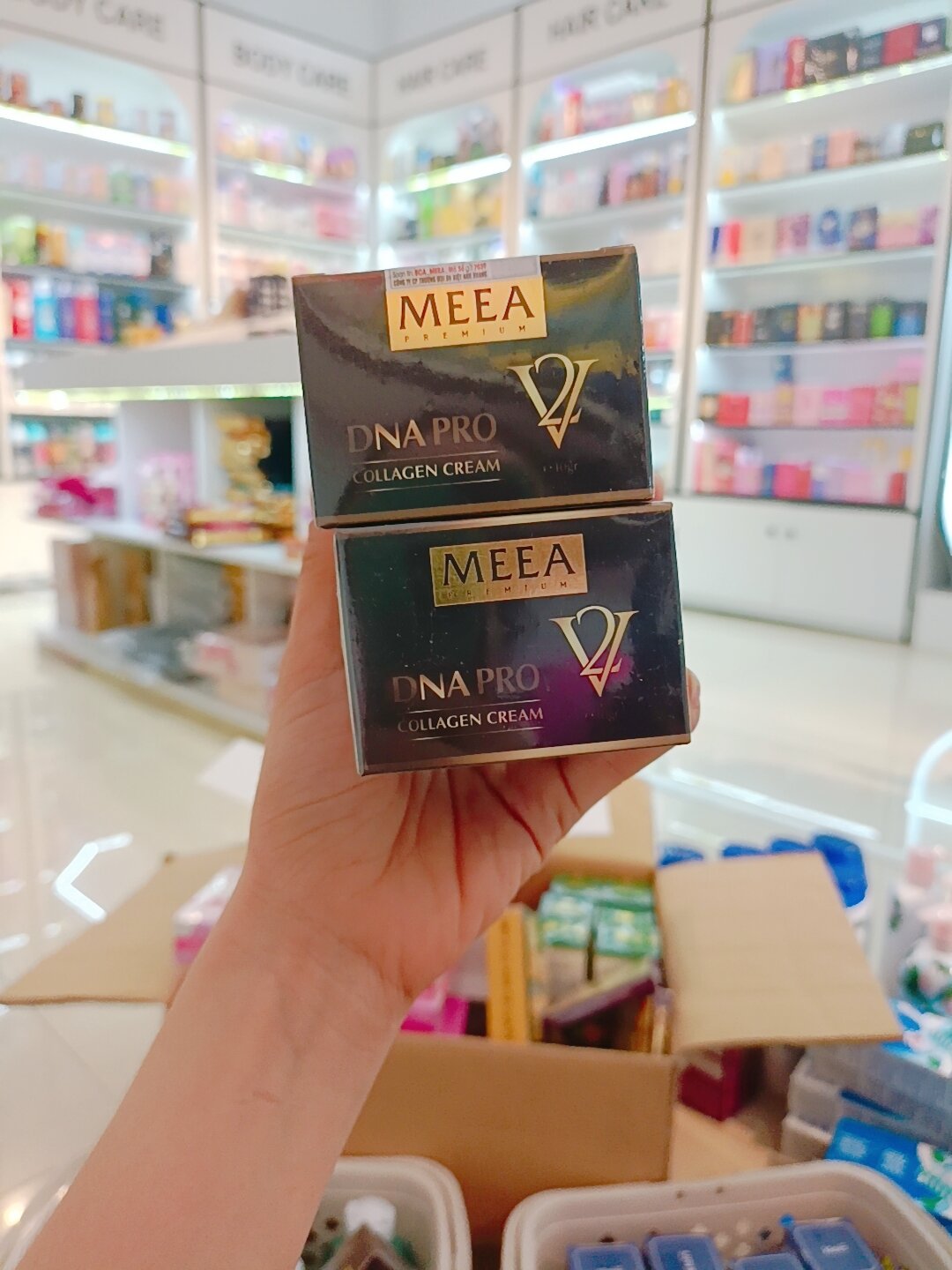 ( Mẫu mới 30g) Kem Face Trứng Cá Hồi DNA Pro Collagen Cream MeeA