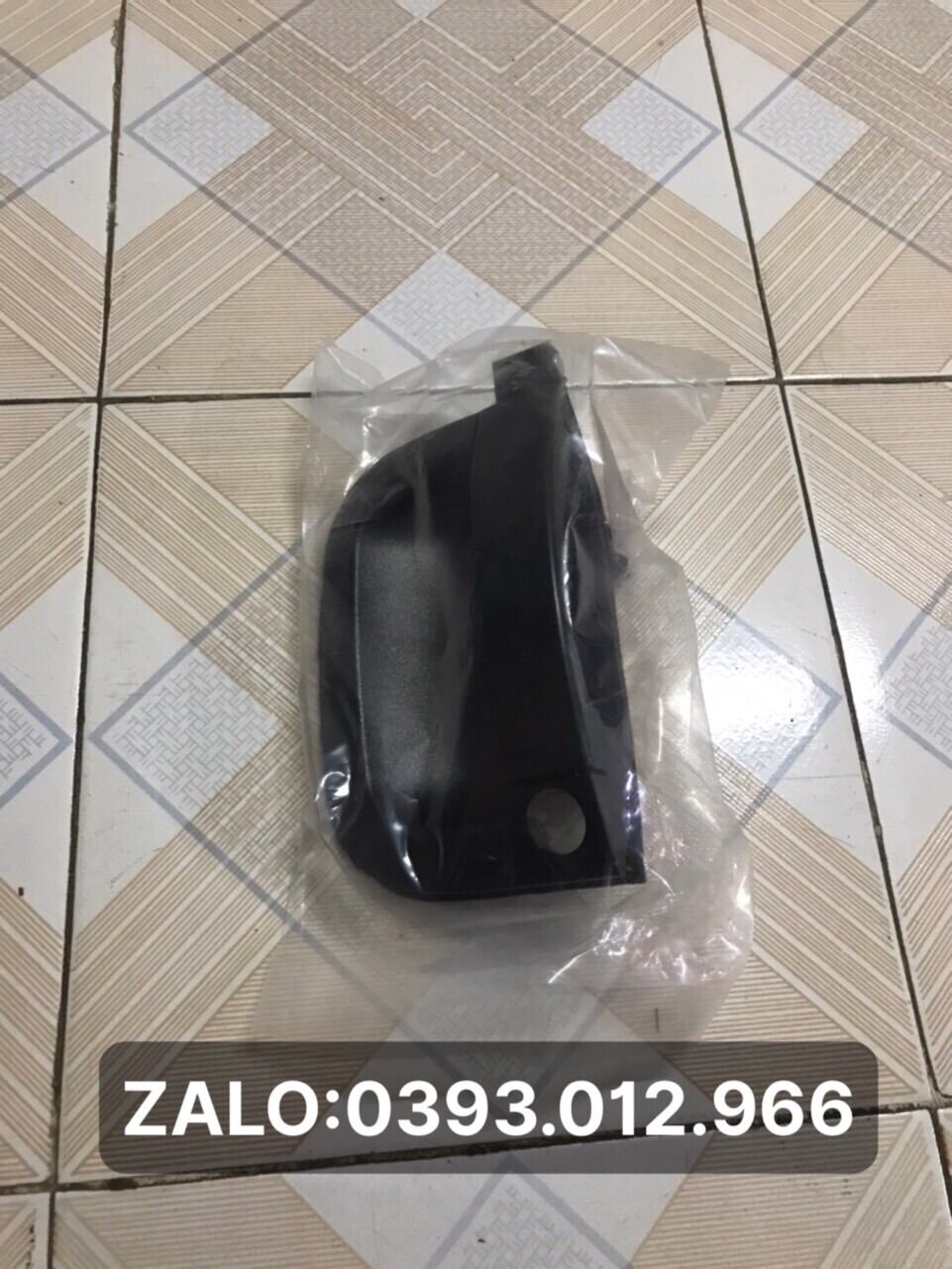 TAY MỞ CỬA NGOÀI KIA BONGO3
