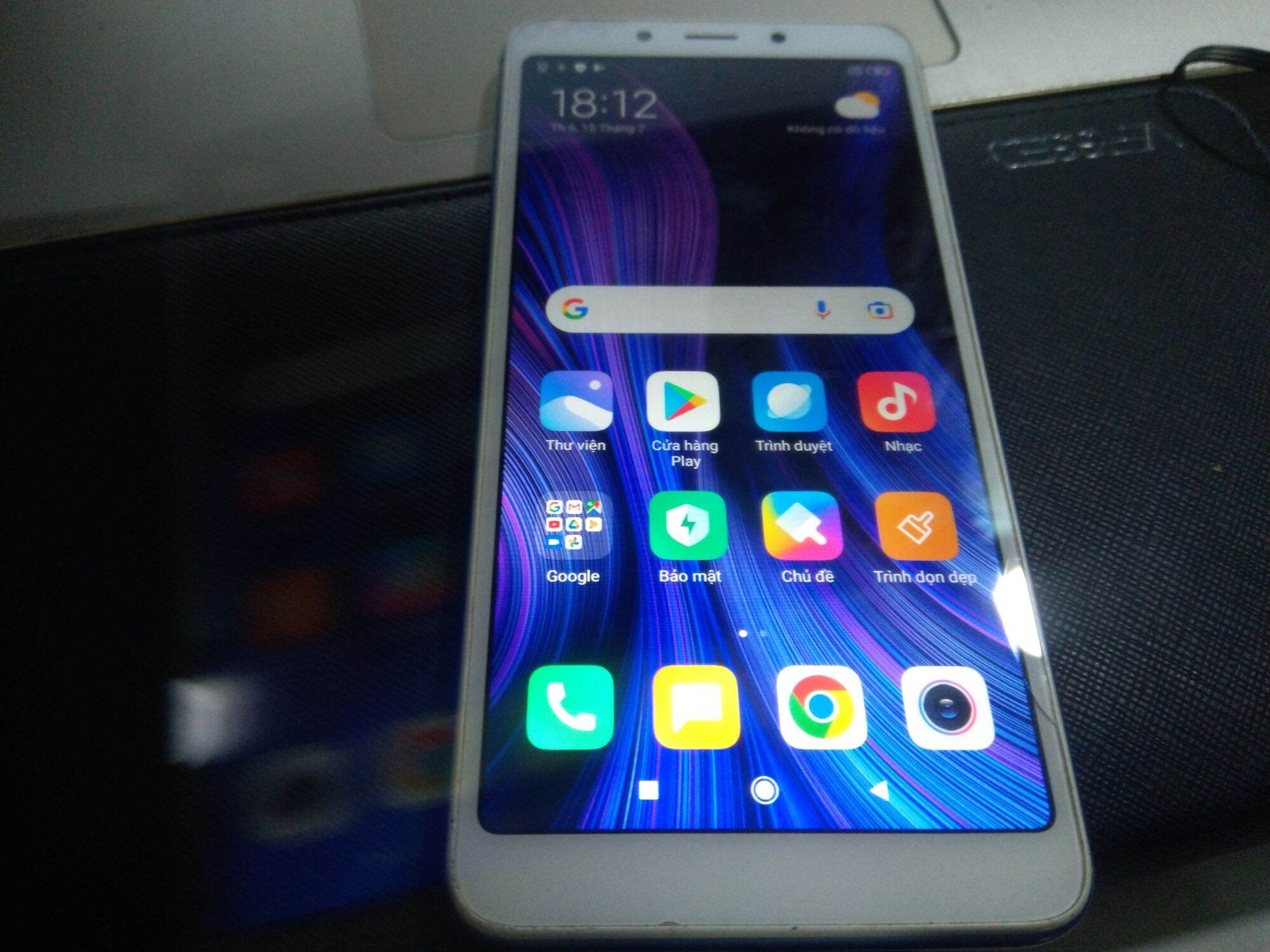 Redmi 6a nứt kính nhẹ