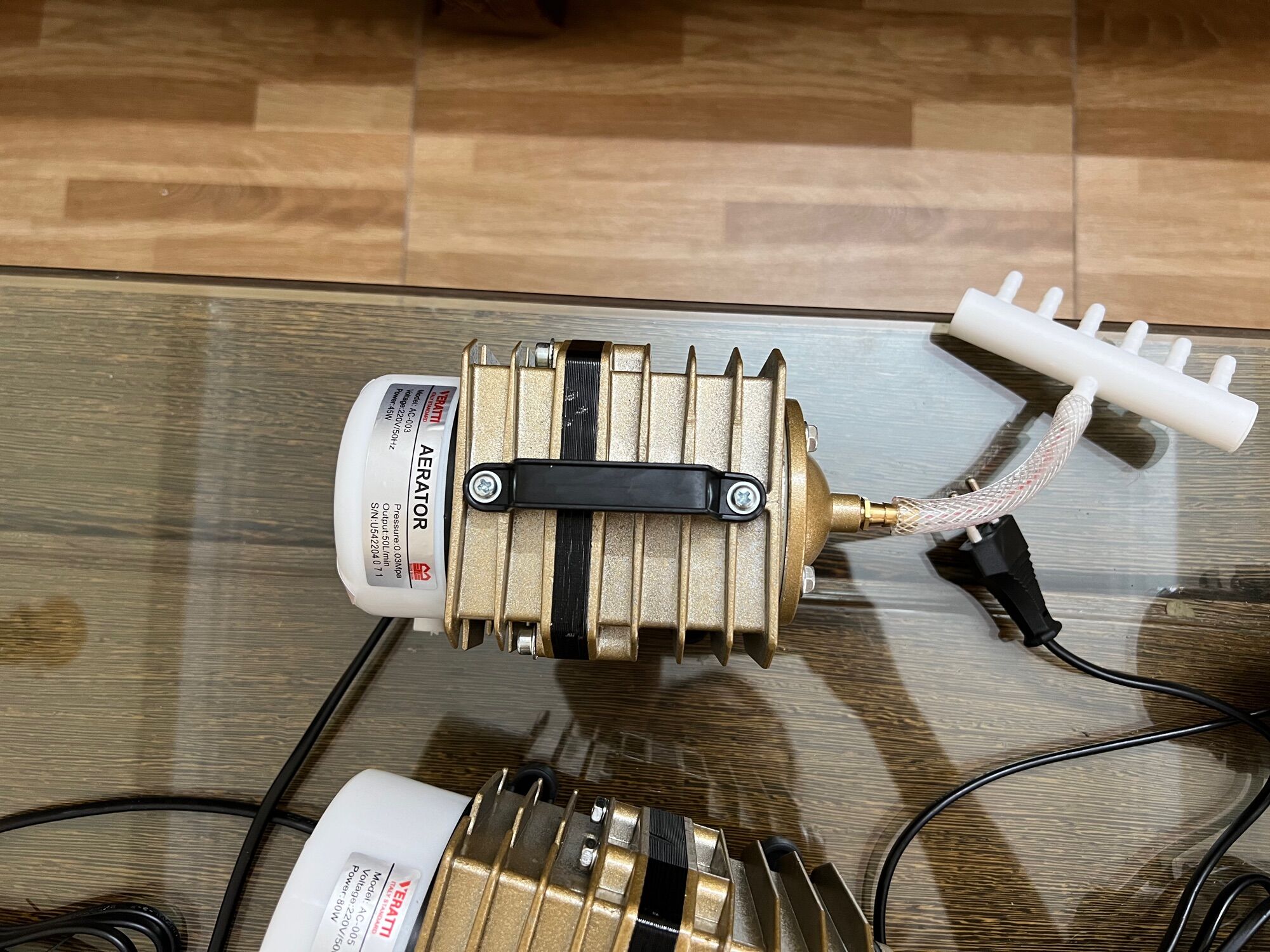Máy sục sủi thổi khí oxy hồ cá cảnh veratti ac-003 - máy oxy bể cá 35w