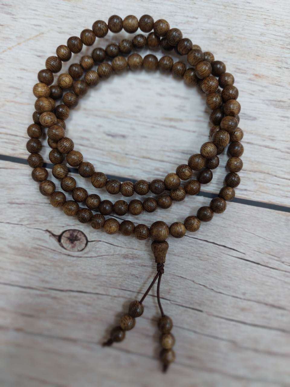 Vòng tay phong thủy hương trầm 108 hạt