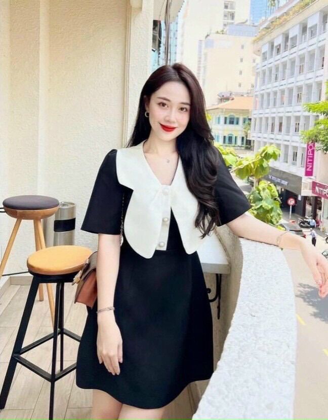Đầm cổ con bướm