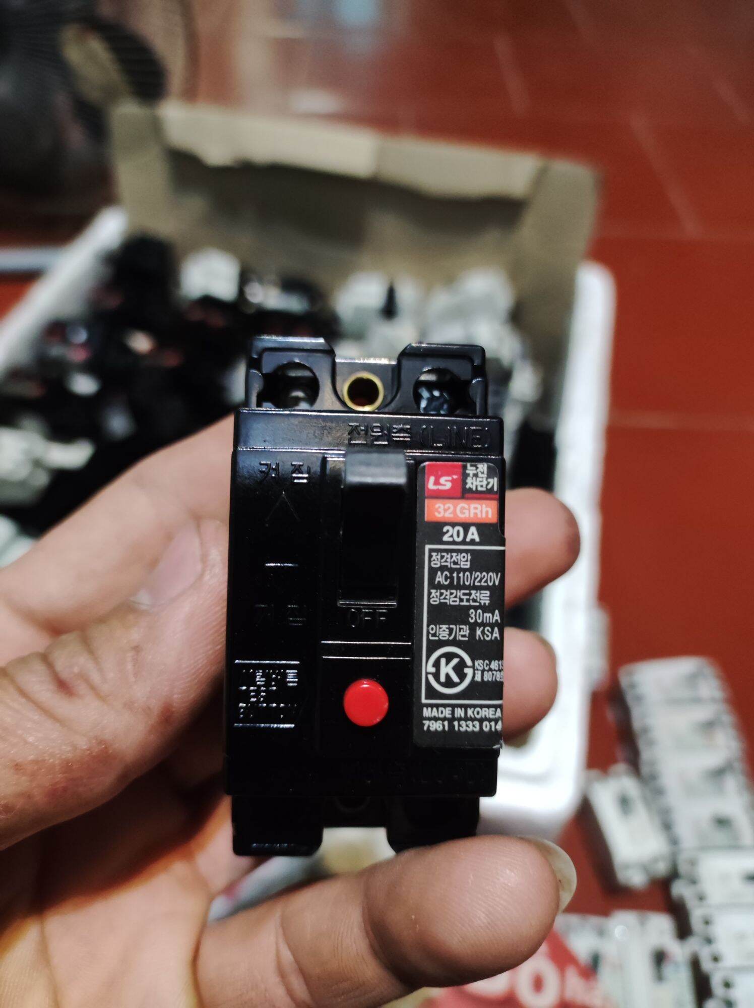 Át chống giật lg ls Korea 15a