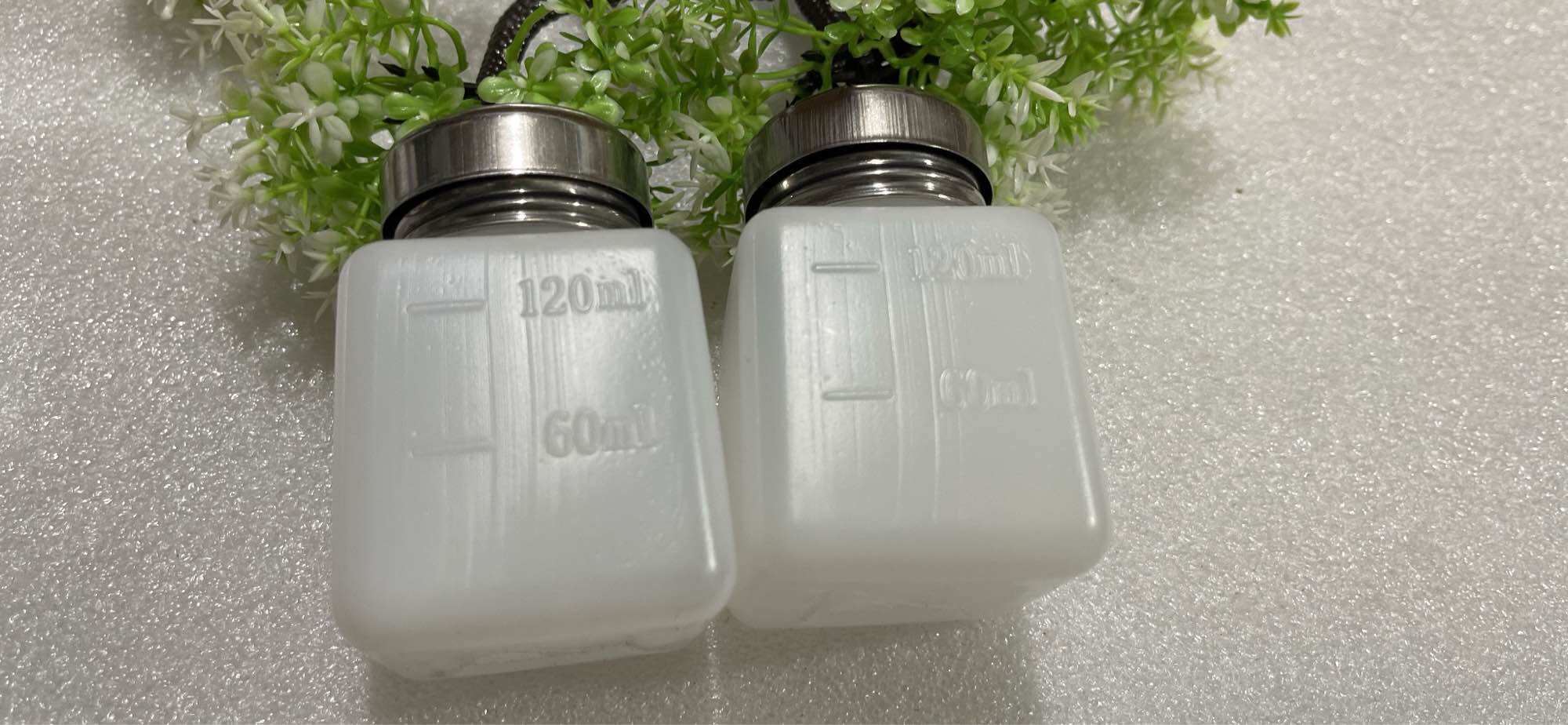 Bình đựng xăng thơm,chất lỏng có bơm dành cho thợ kỹ thuật 180ml