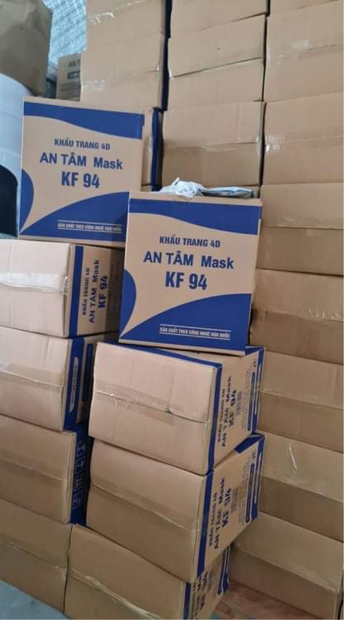 HOÀN TIỀN 15% - THÙNG 300 CÁI KHẨU TRANG KF94 4D SIÊU TỐT