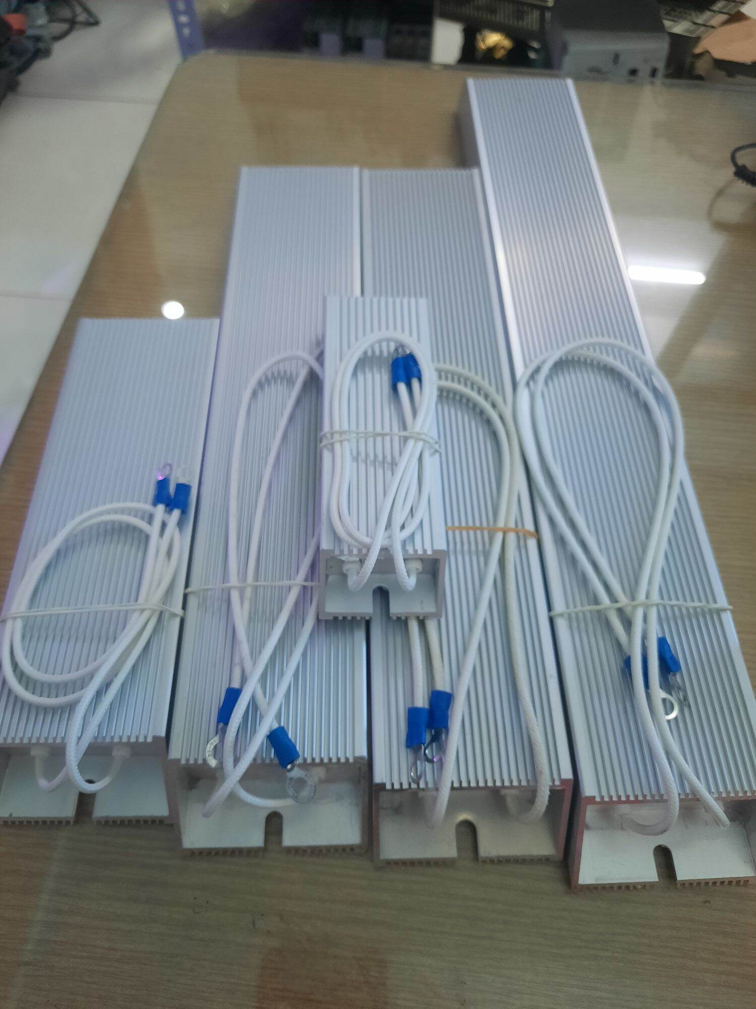 Điện trở xả nhôm 300w-250rj - điện trở xả biến tần 300w 250 ohm