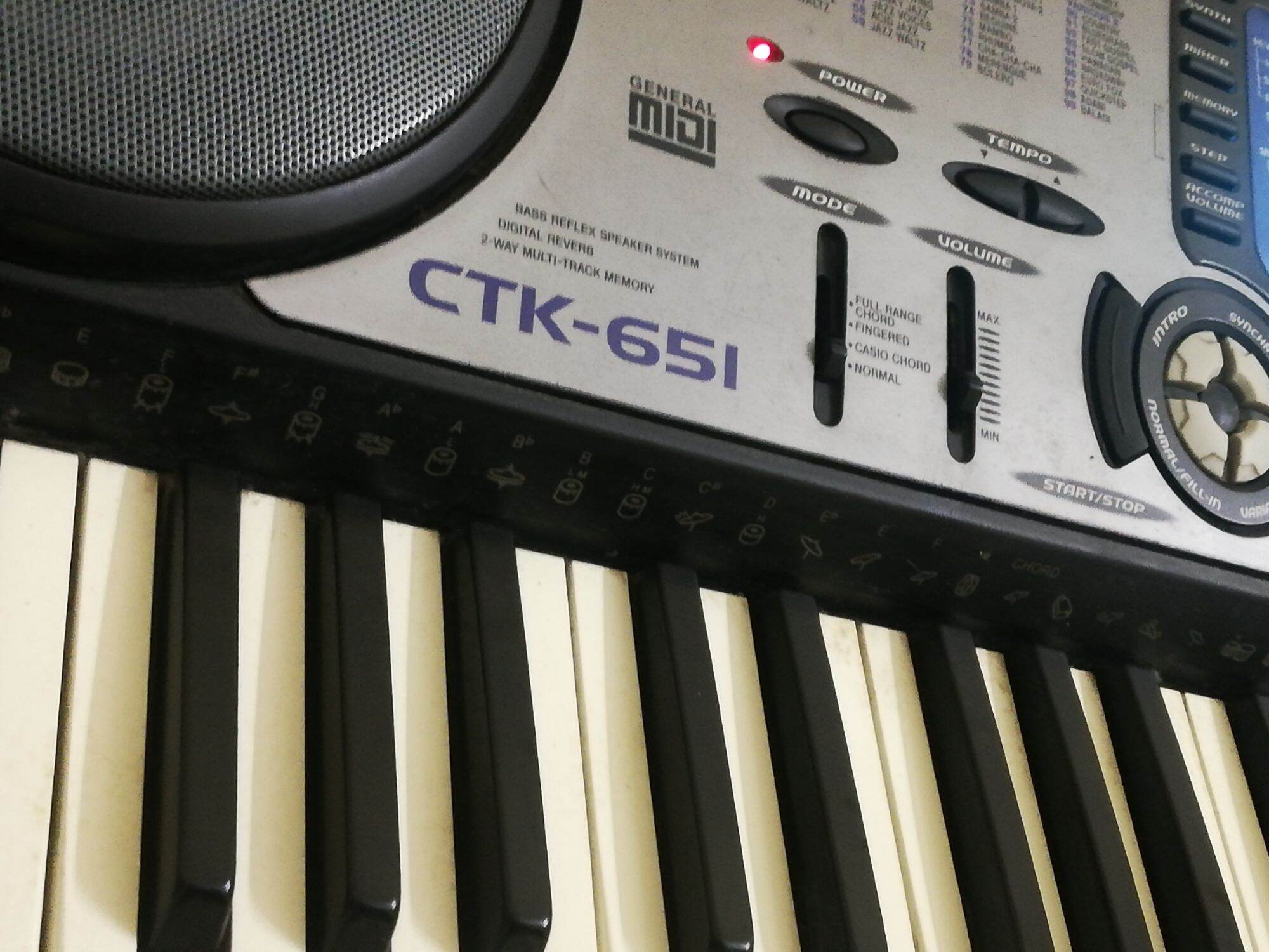 Đàn organ Casio CTK 651