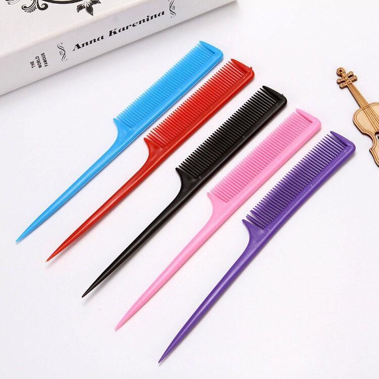 Lược chải đầu đuôi nhọn nhiều màu sắc