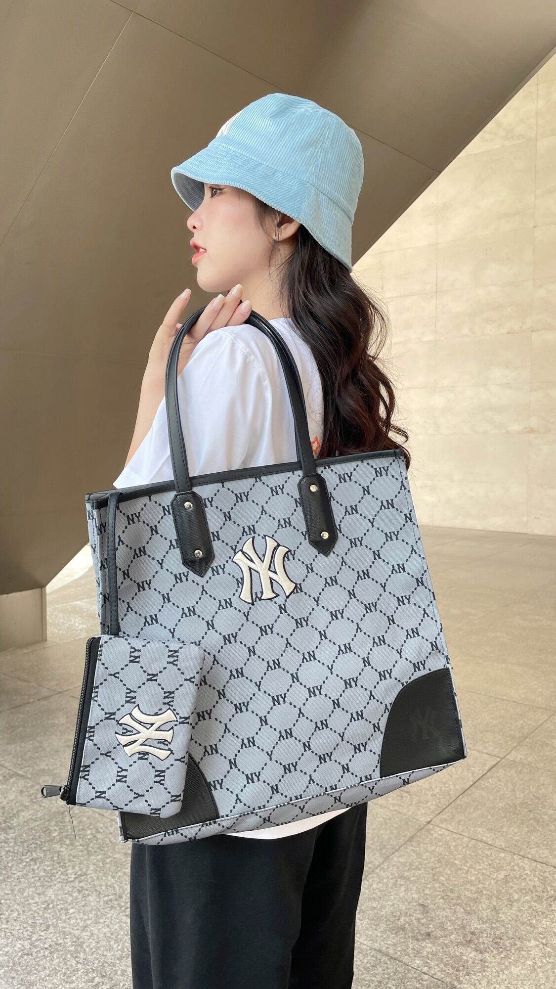 Túi MLB NY MONOGRAM TOTE BAG BLACK, YELLOW