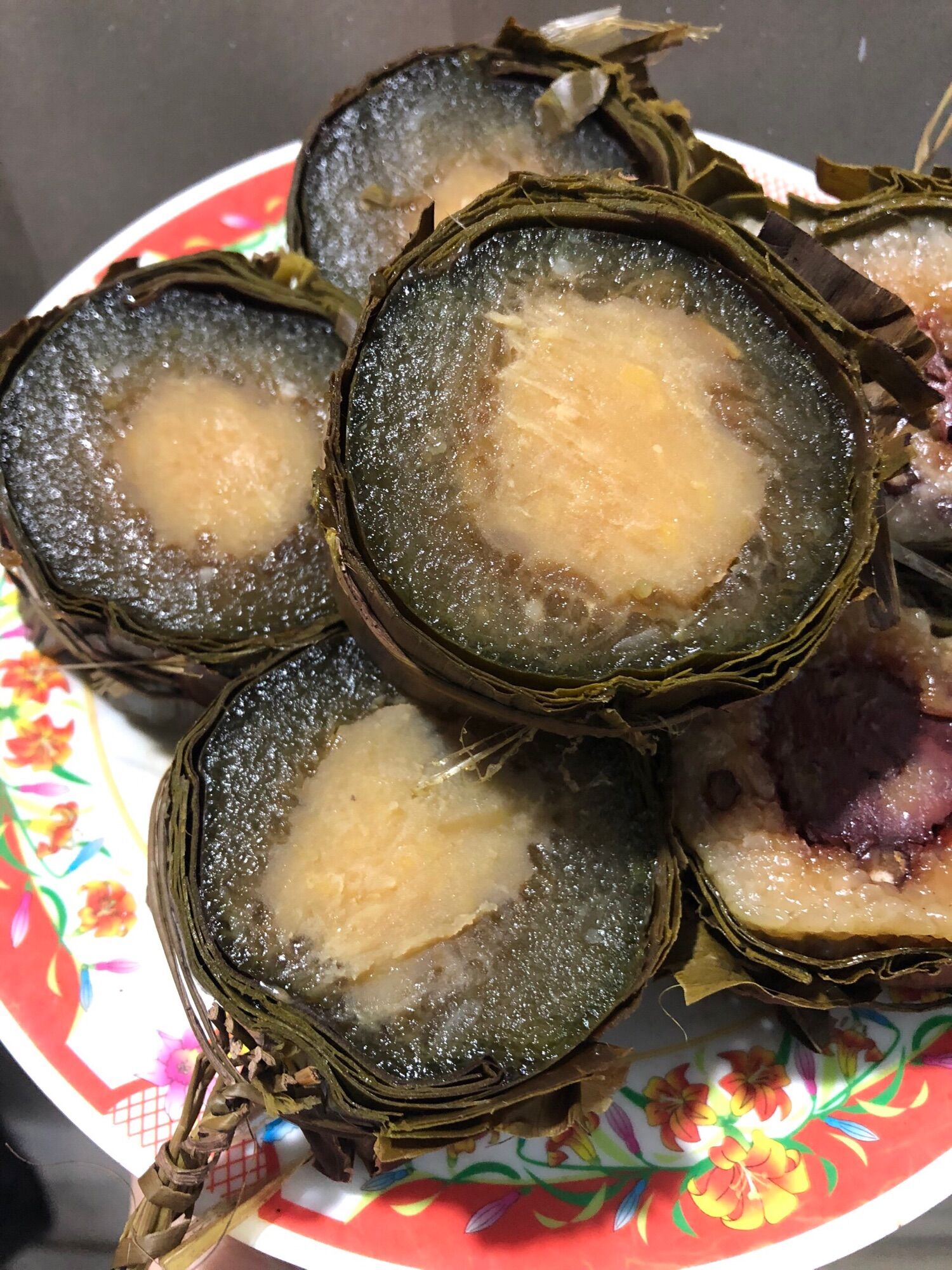 Bánh tét nếp tro - đặc sản trà vinh