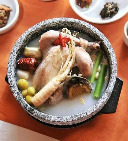 Gà hầm sâm Hàn Quốc