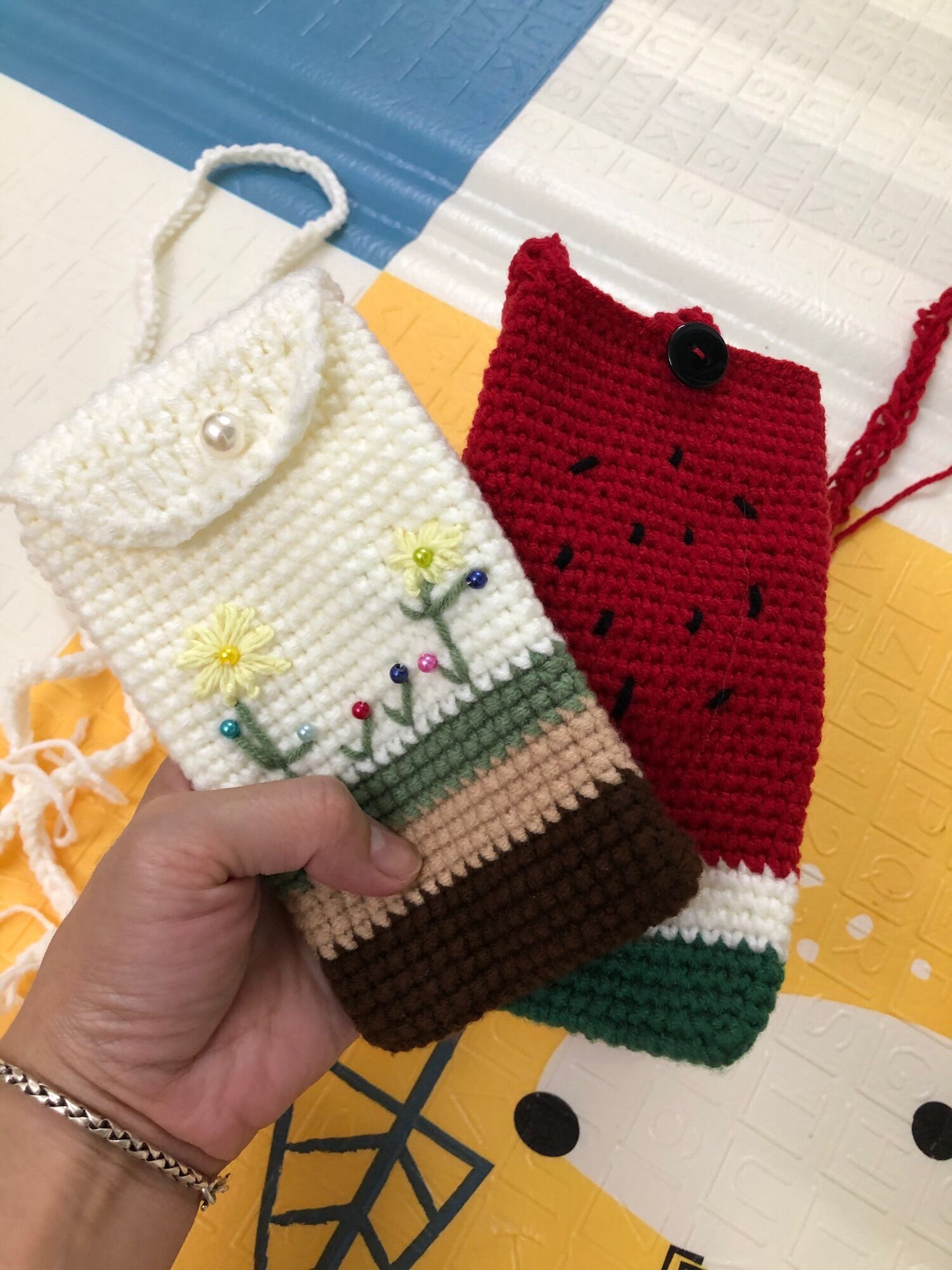 Túi đựng điện thoại handmade, túi cho nữ đeo chéo bằng len móc tay