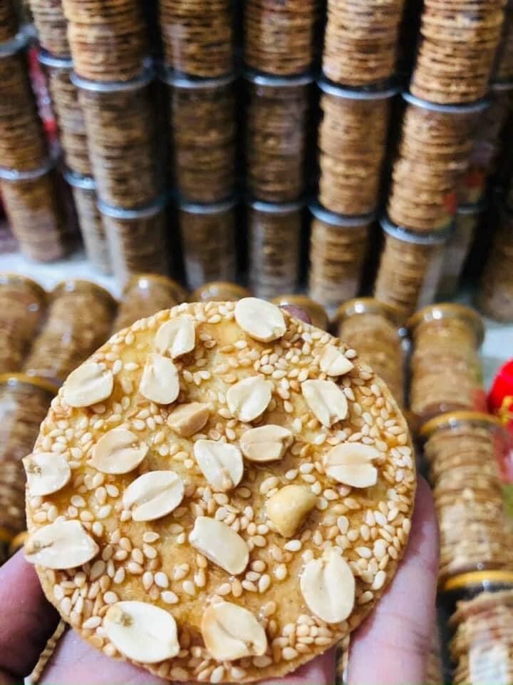 Bánh tráng kẹp đậu mè giòn