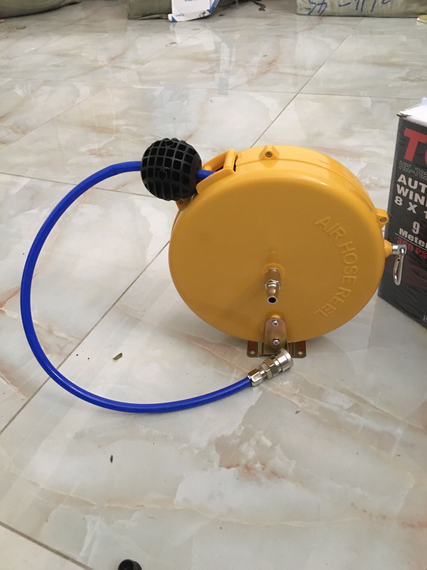 Dây hơi tự rút phi 10. Chất liệu PU 9M