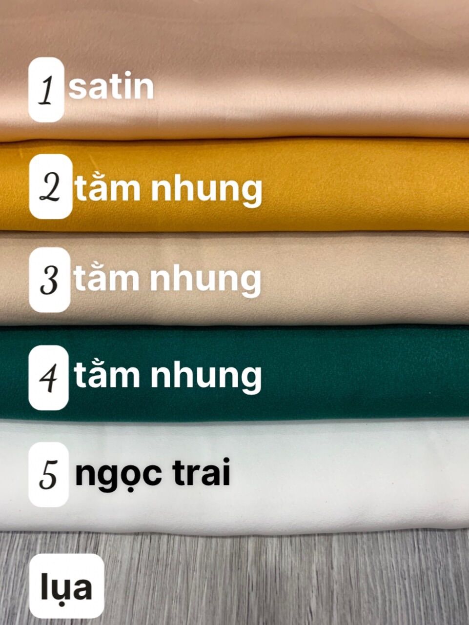 Vải lụa satin mềm rũ giãn nhẹ may không cần lót