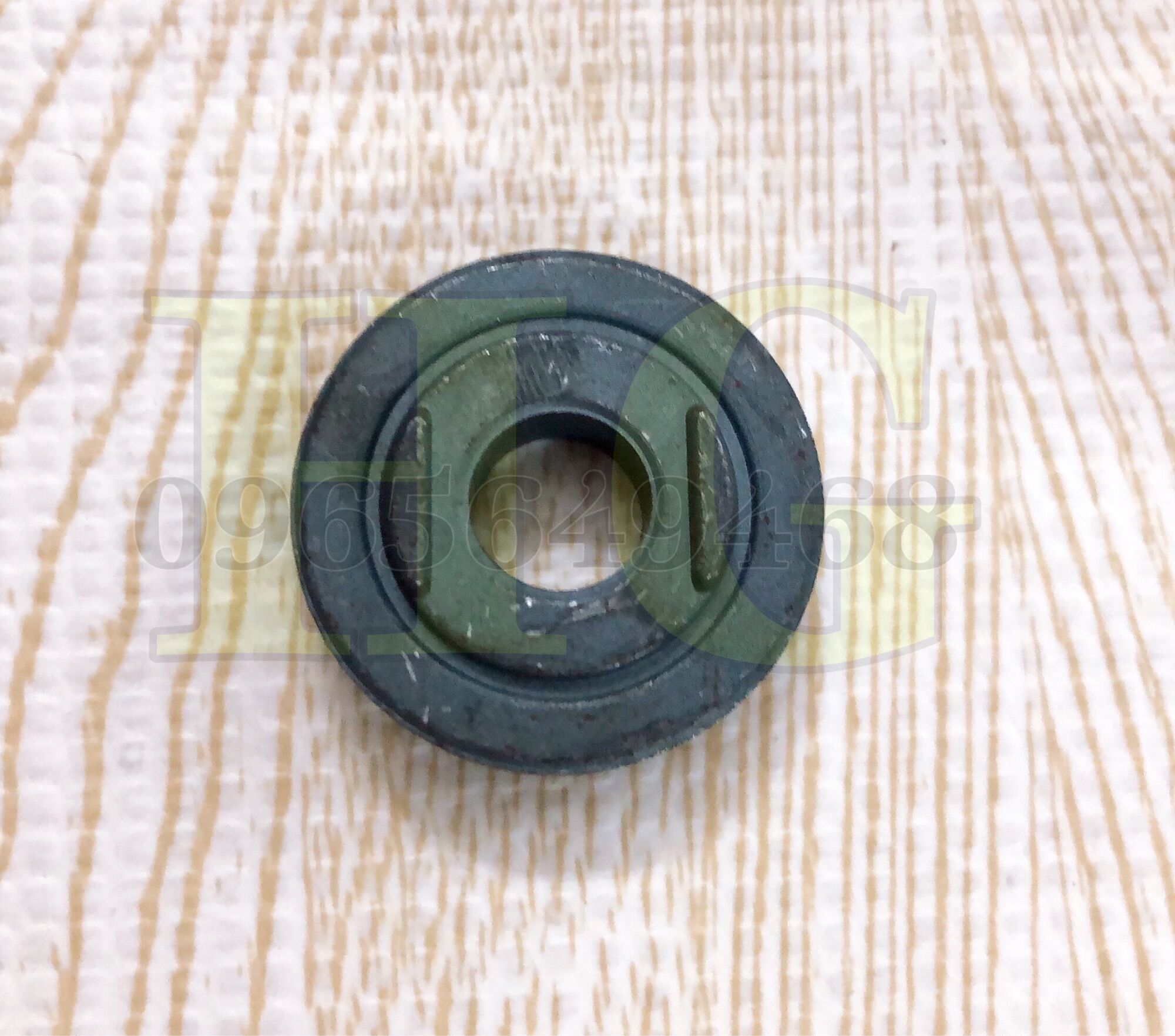 Ốc Hãm Máy Cầm Tay Phi 100