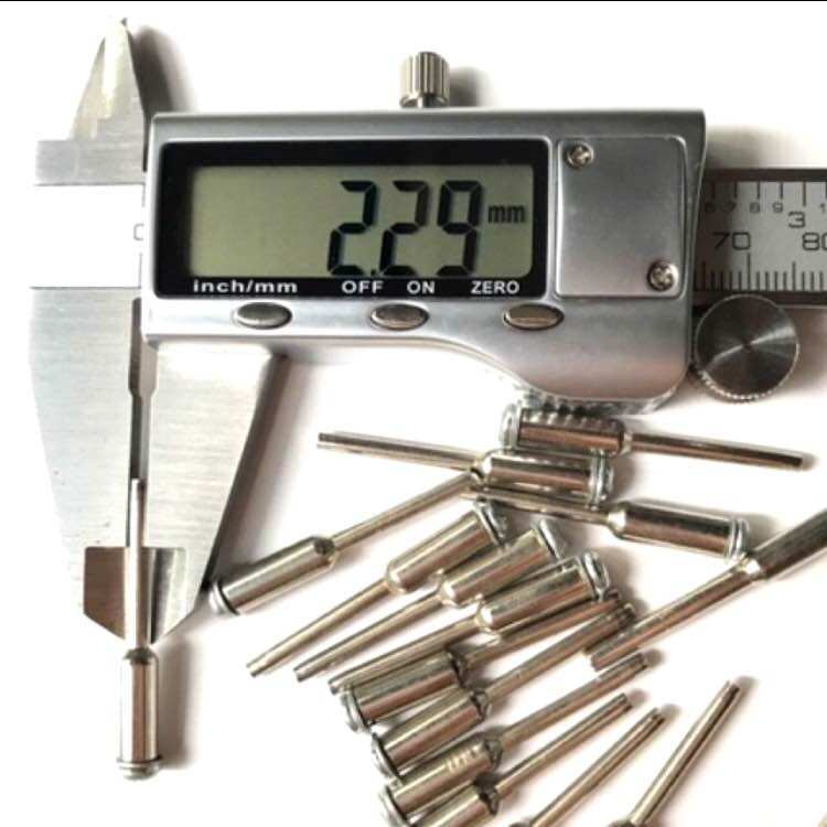 Trục kẹp đĩa lỗ vít 3mm cán 2.35mm