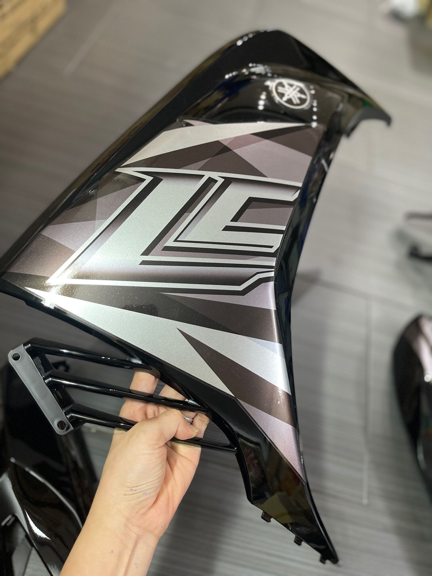 Áo Ex 135 đen tem candy LC135