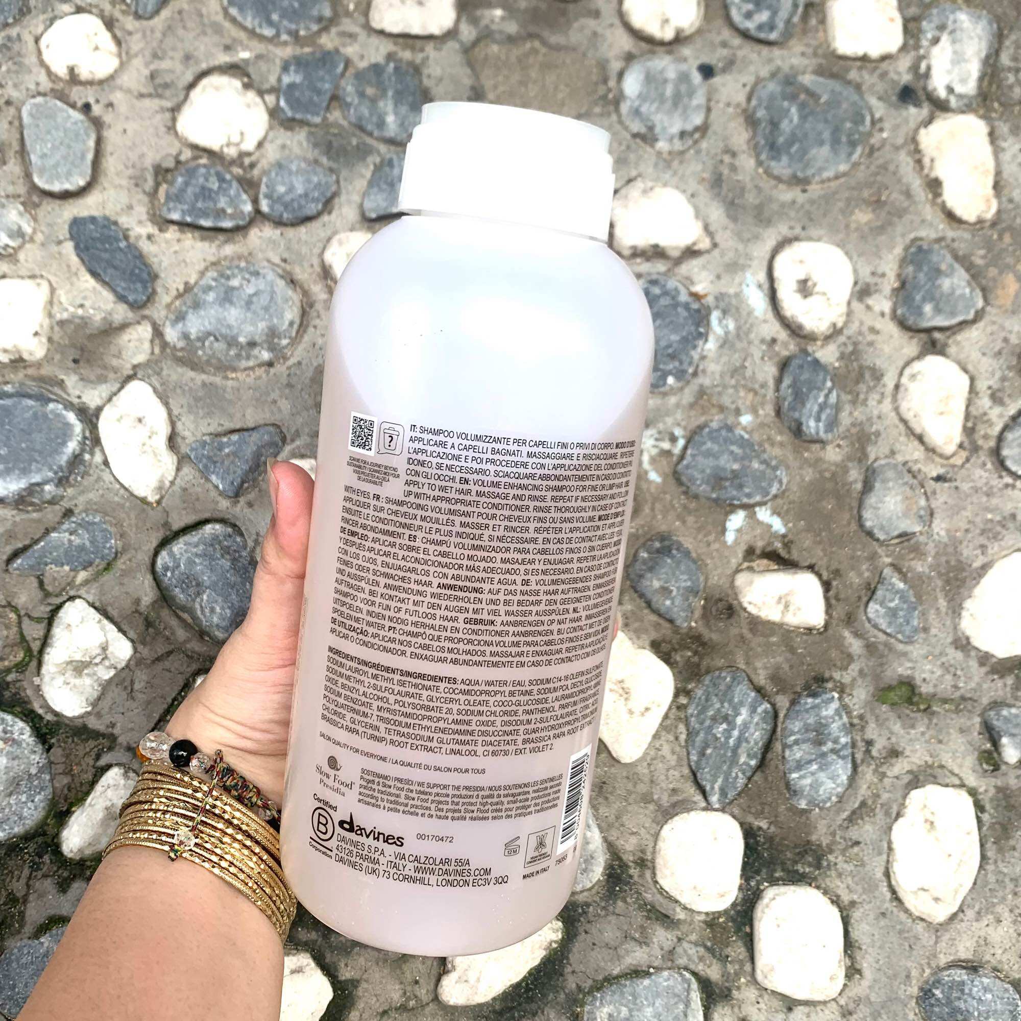 DẦU GỘI TẠO PHỒNG VÀ LÀM SẠCH TÓC VOLU DAVINES SHAMPOO