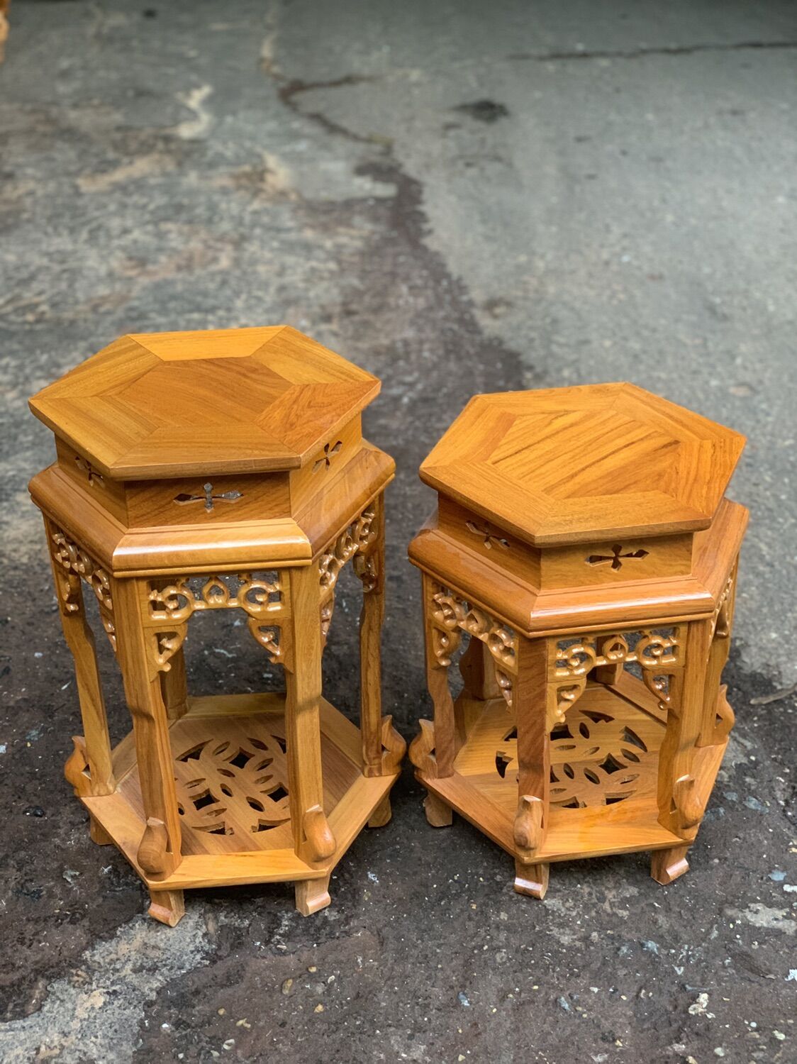 đôn lục lăng gỗ gõ măt 32