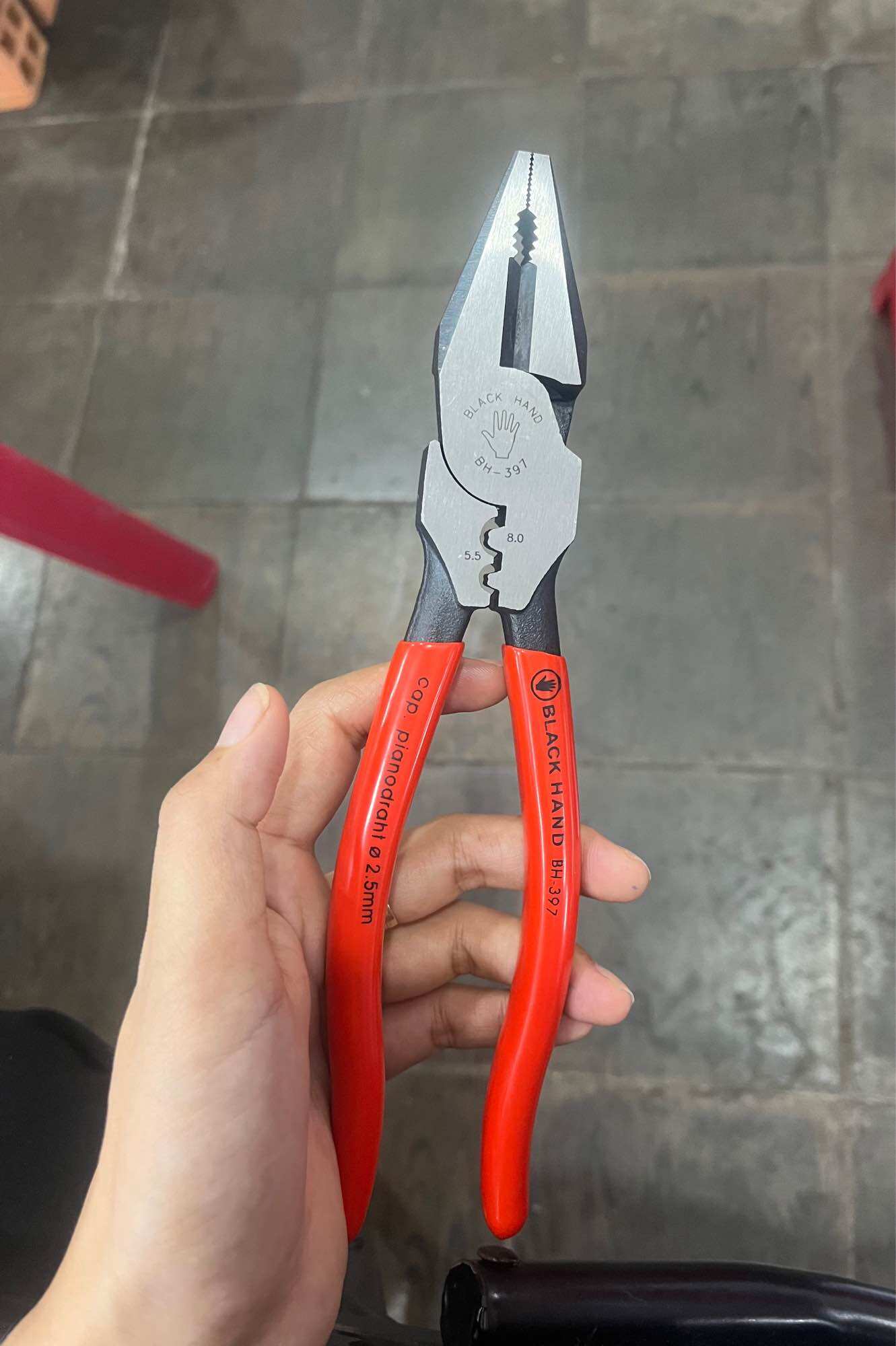 kềm điện 9” có bấm cos Blachank