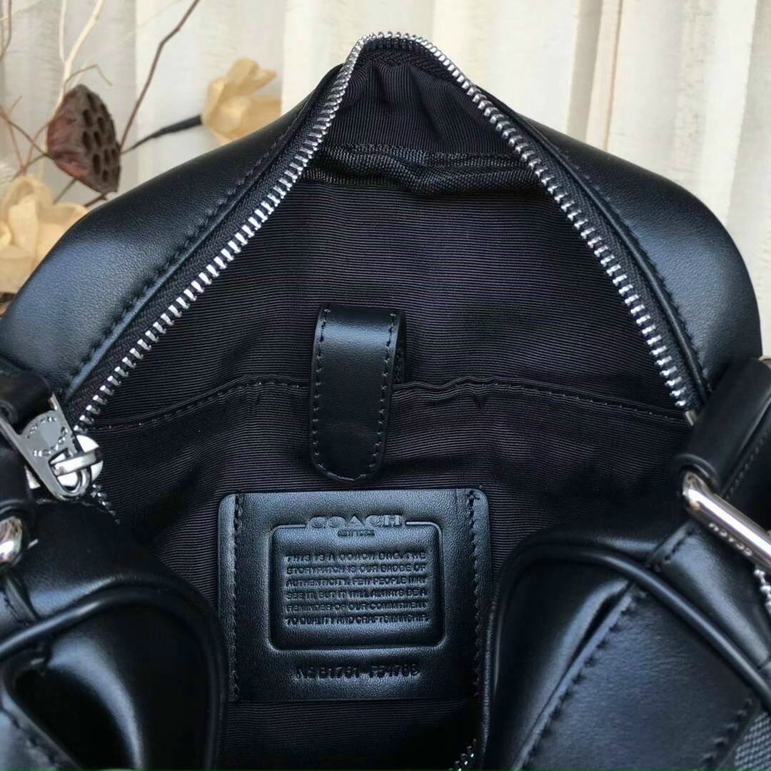 [HCM]Túi đeo chéo nam da thật phối canvas bền bỉ C🅾️.ach for men