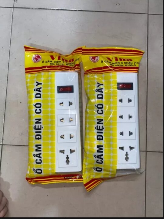 Ổ cắm 3 chân 4 lỗ có công tắc- ổ cắm điện 3 chấu có công tắc 4 lỗ cắm vina - nhỏ gọn, chịu tải cao