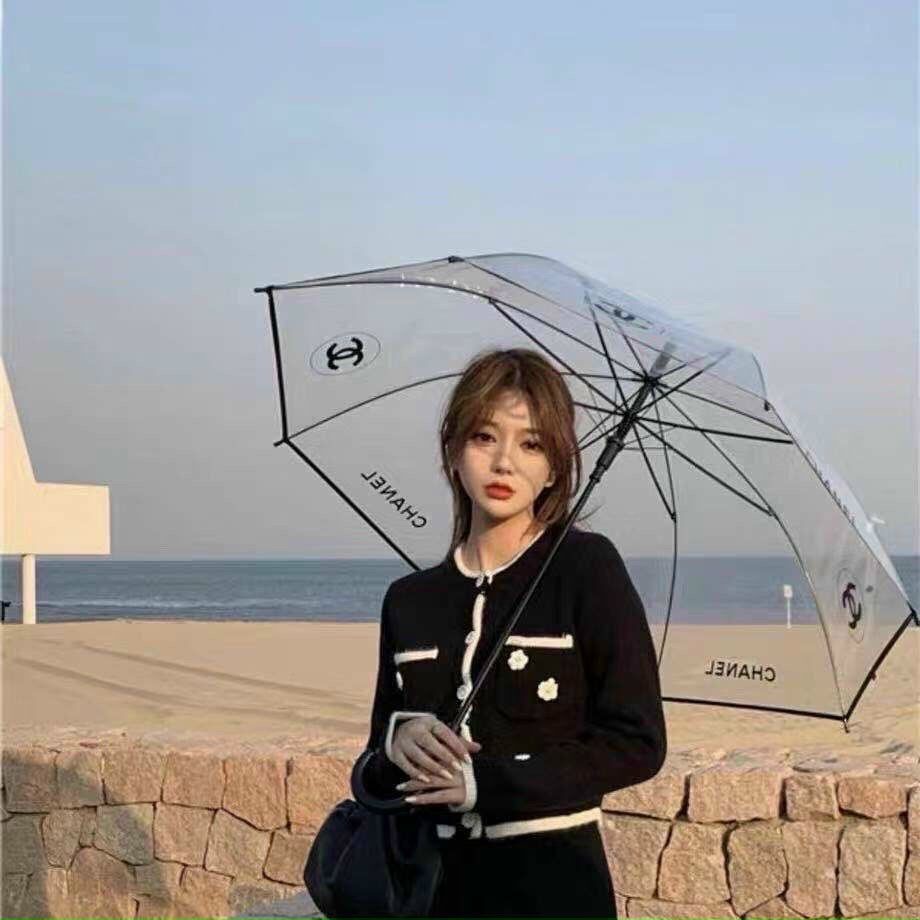 Ô trong suốt cán dài chanel hót 2022