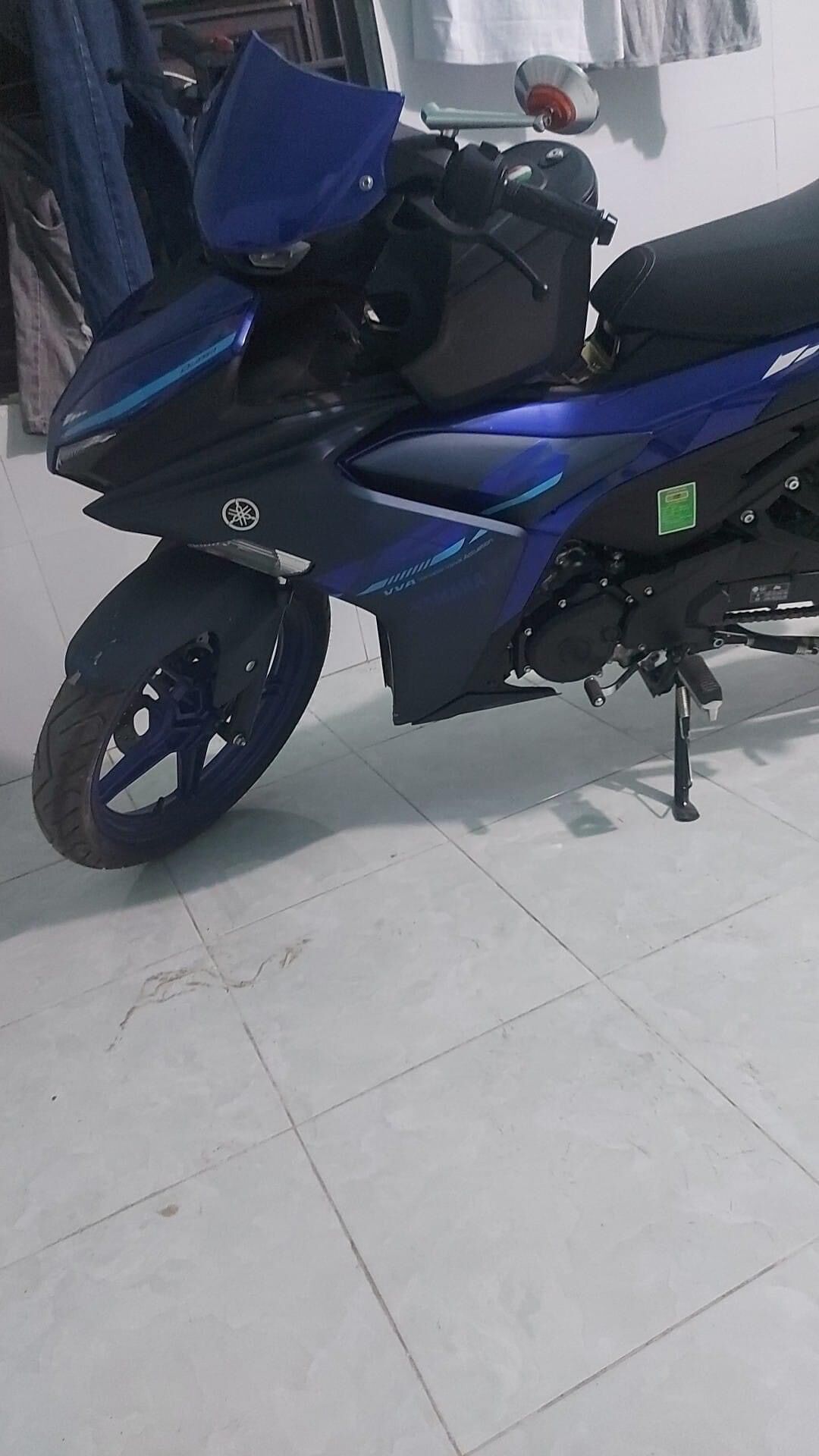 Thùng Giữa Givi Gắn Ex 155
