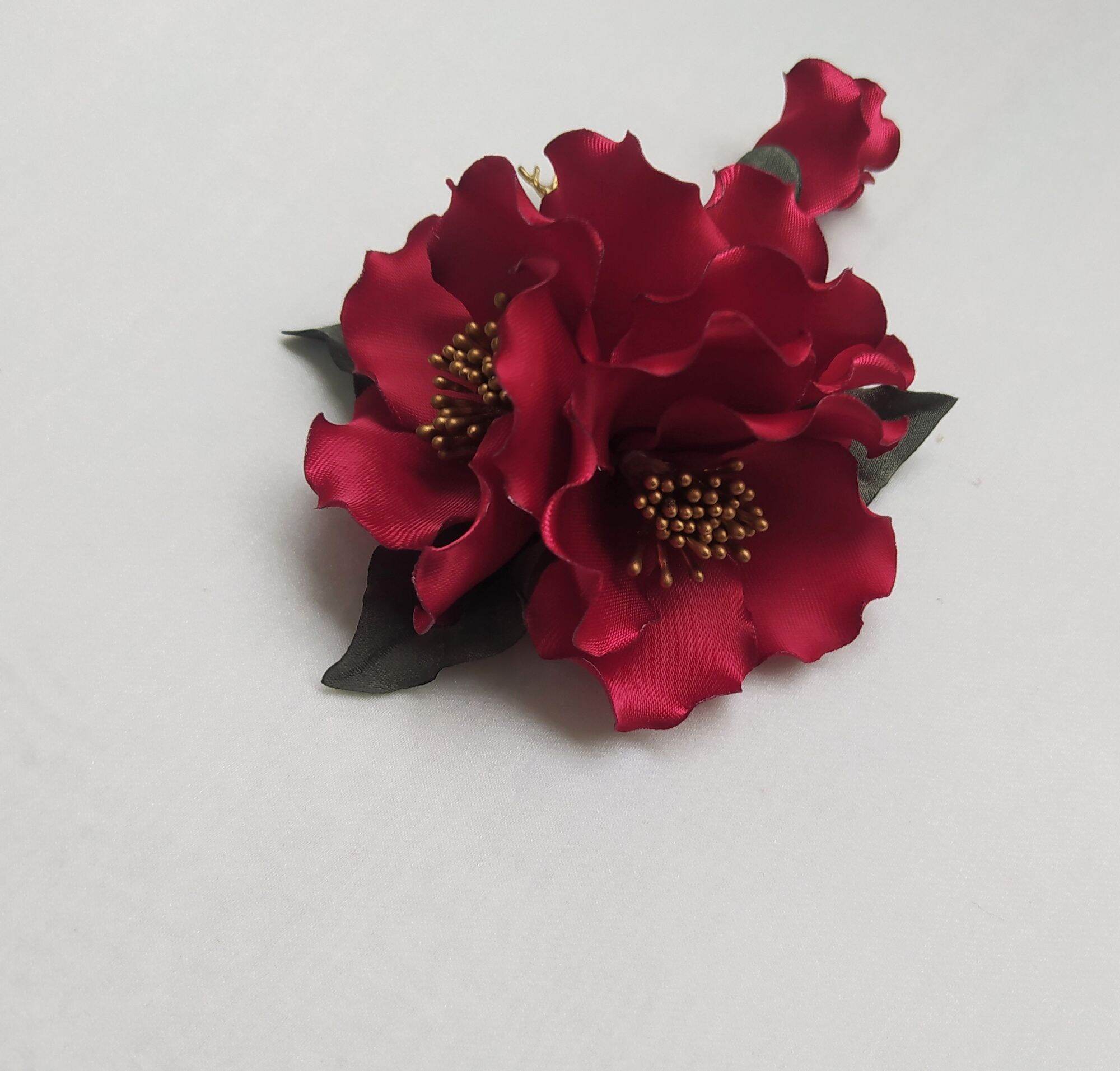 Hoa cài áo chùm handmade Canto màu đỏ đô