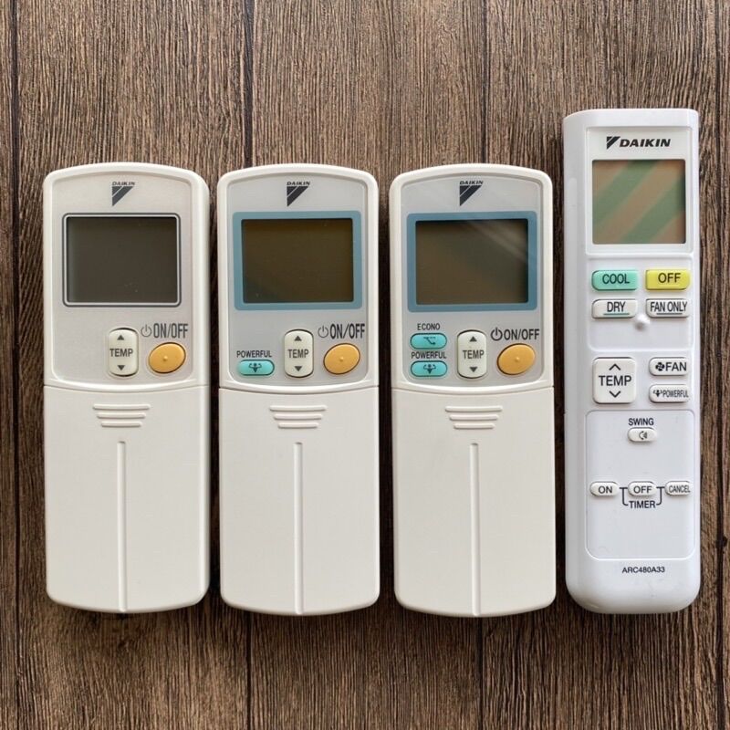 REMOTE MÁY LẠNH DAIKIN CHÍNH HÃNG 2 nút xanh ( tặng pin )