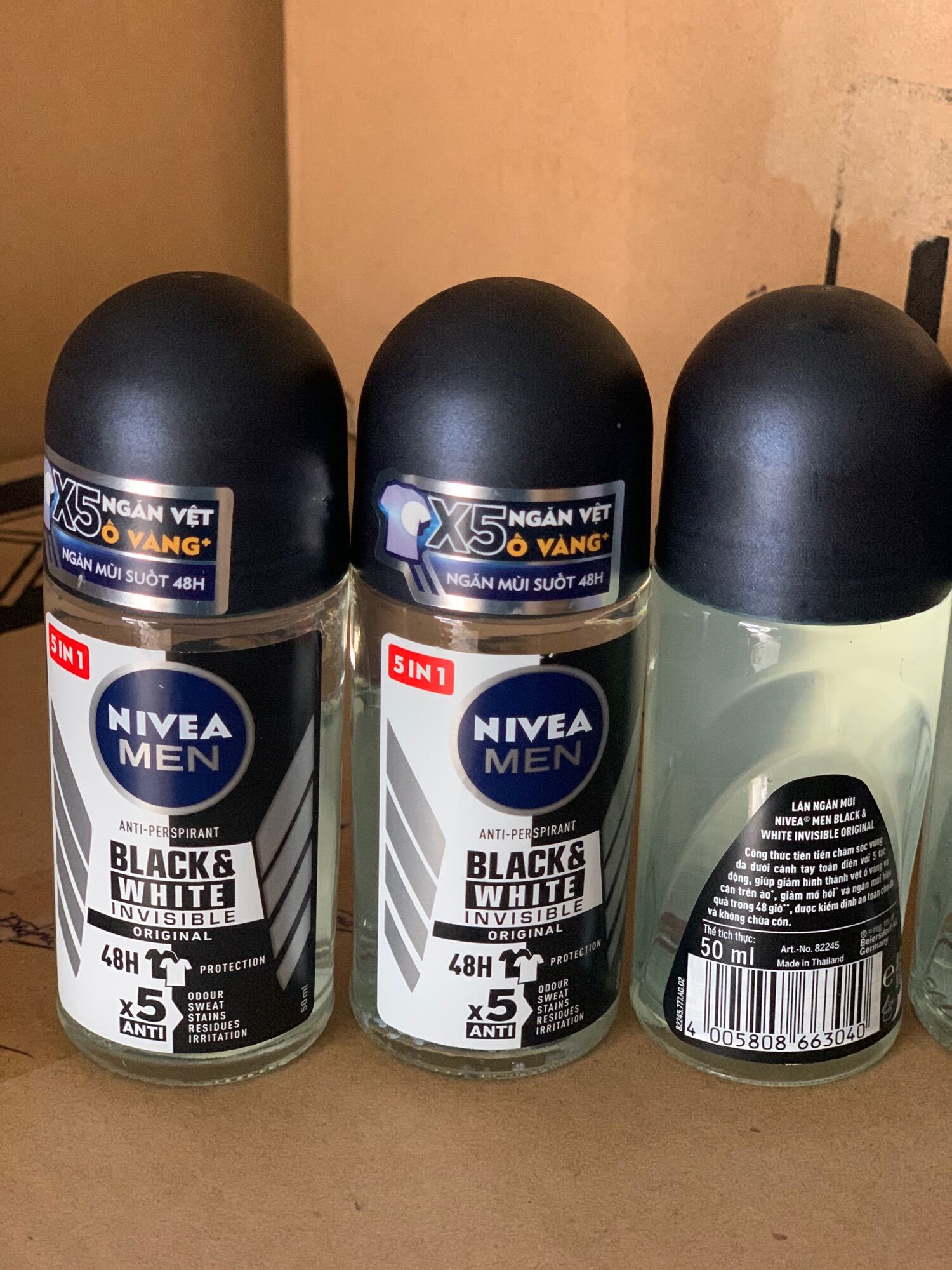 Lăn Khử Mùi Nivea Men Invisible For Black & White 50ml