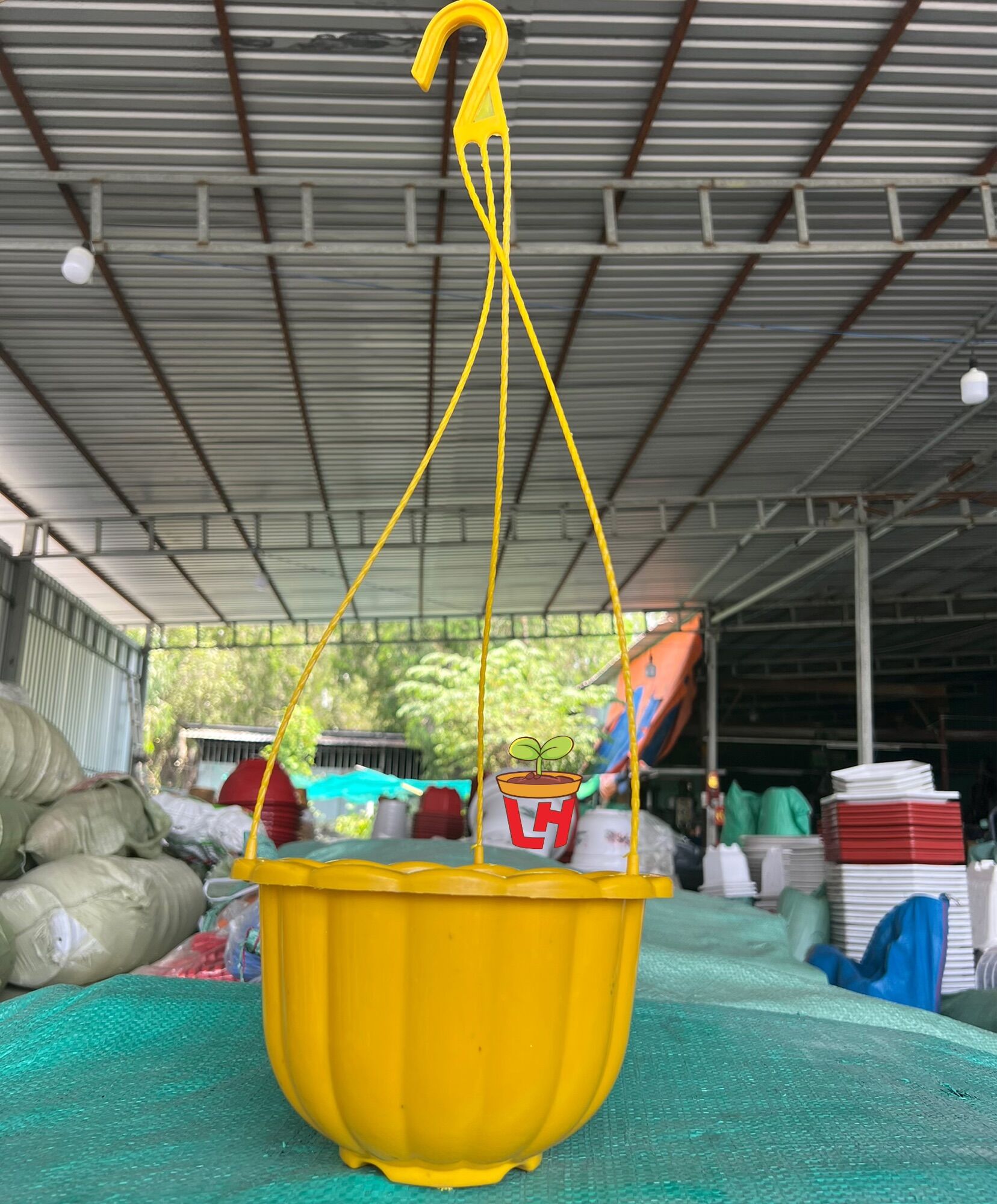 Chậu nhựa treo bí + dây treo , chậu nhựa treo trồng cây