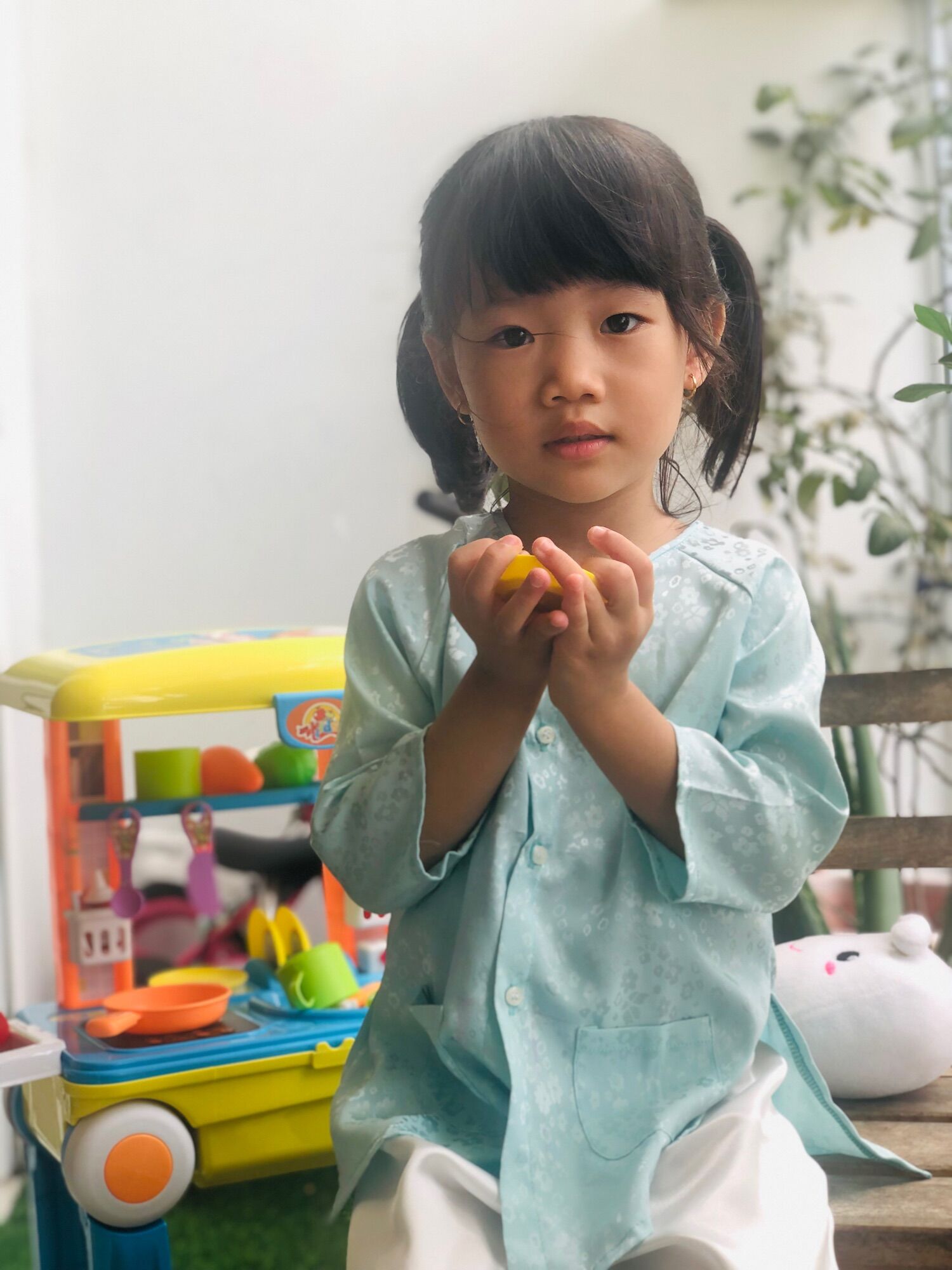 Bà Ba Gấm Bé Gái