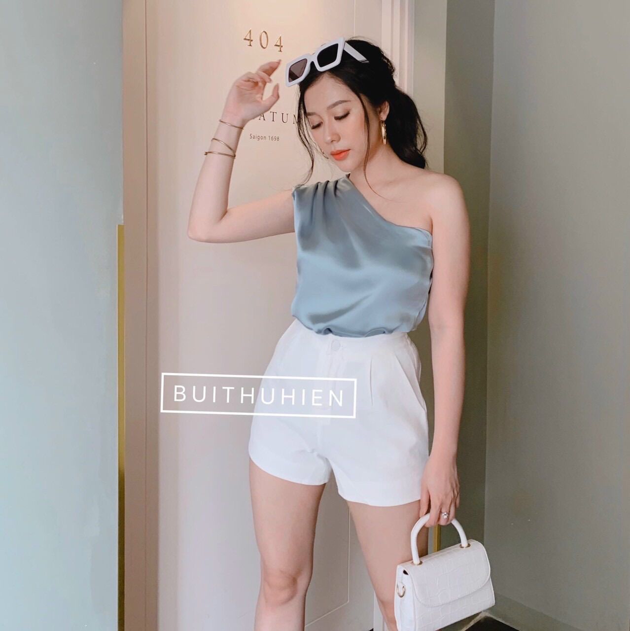 Áo lệch vai phi lụa sang chảnh