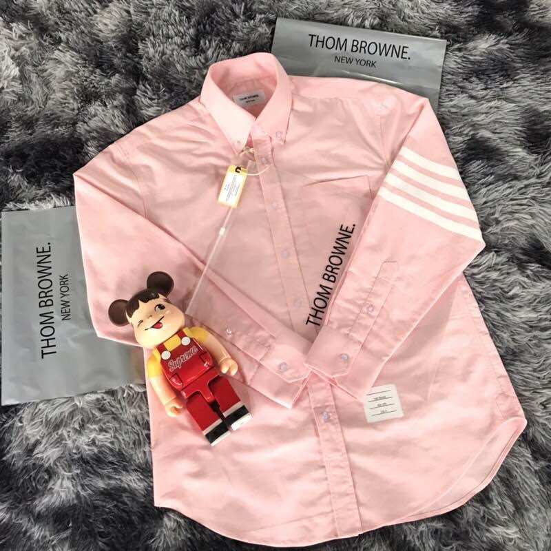 Áo sơ mi thom brown hồng viền 4 sọc trắng