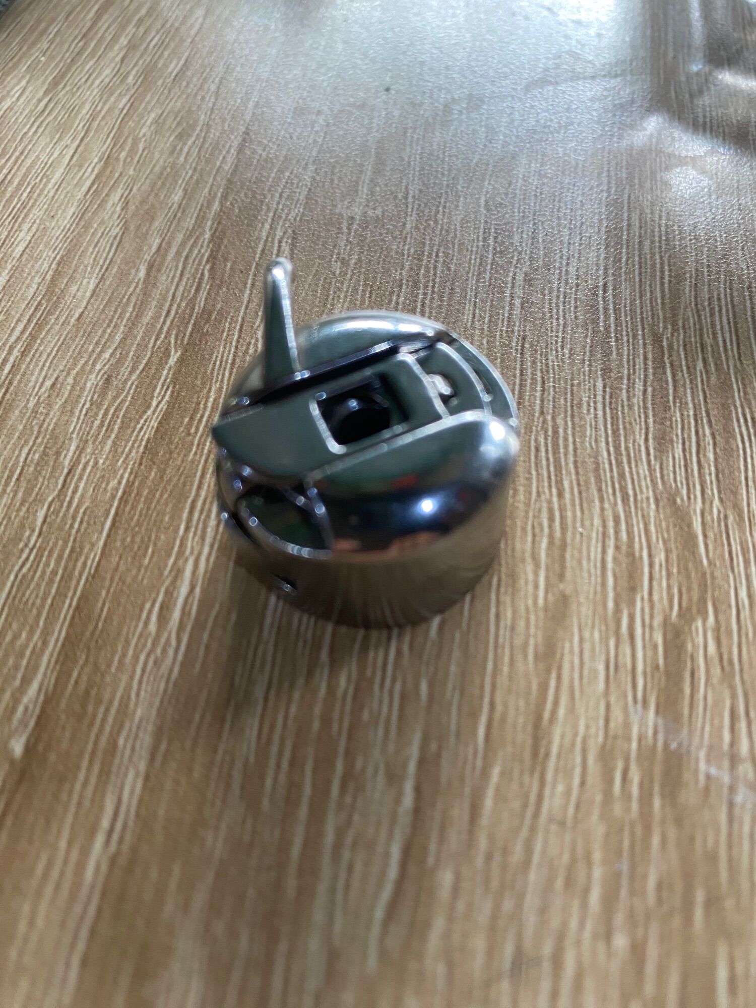 Thuyền máy may gia đình ( quả đào)