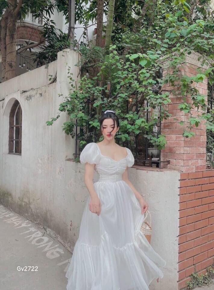 Đầm xoè cổ vuông đuôi cá , chất voan, Freesize
