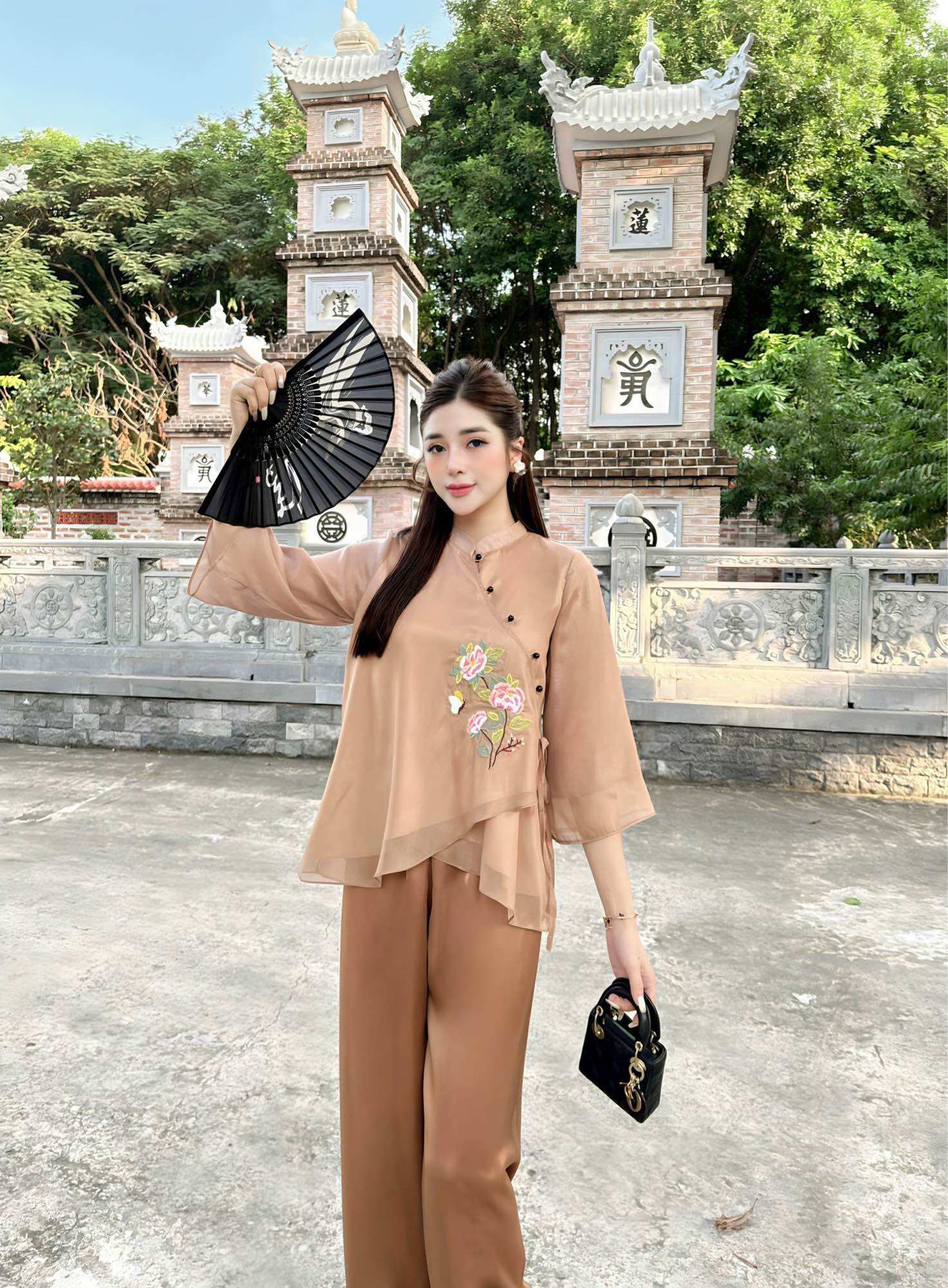 Bộ lụa voan tơ cao cấp thêu hoa nổ tinh tế