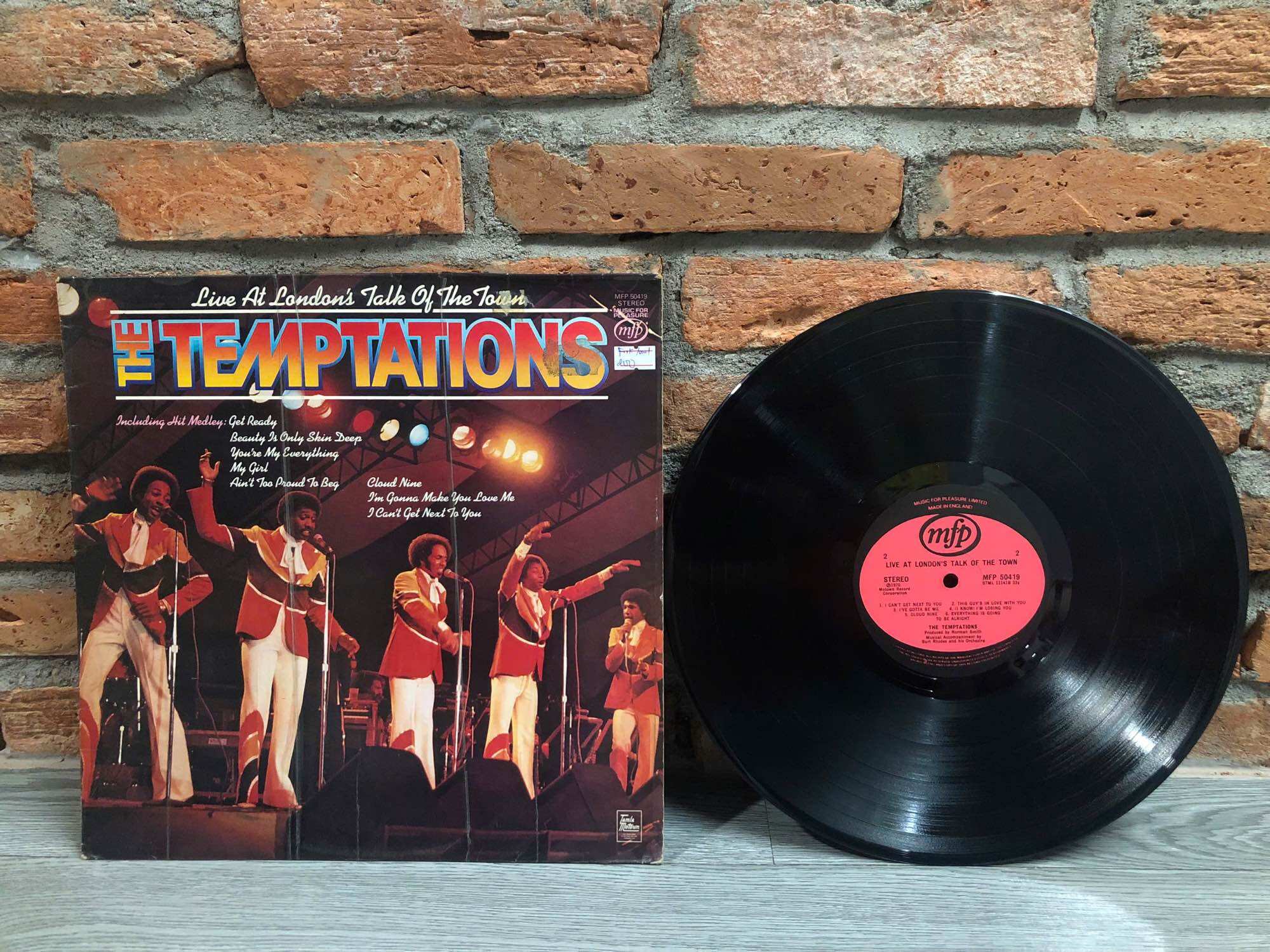 Đĩa than vinyl Funk / Soul : của nhóm nhạc huyền thoại The Temptations
✅ Album : "Live at London's Talk of the Town"