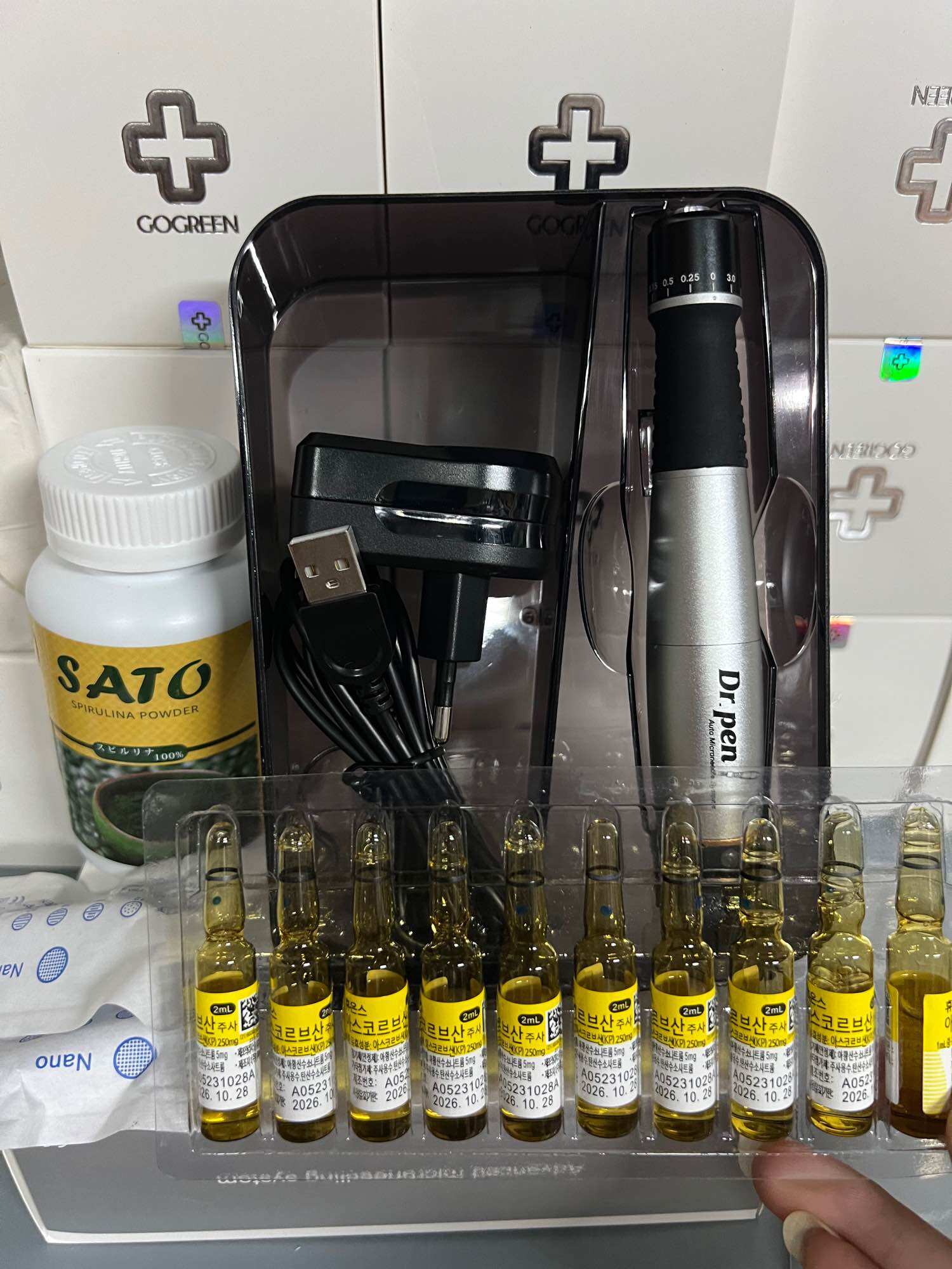 Combo máy phi kim cấy phấn Dr.pen A1-C [Không tích điện], tảo xoắn và 10 ống vitamin C huons